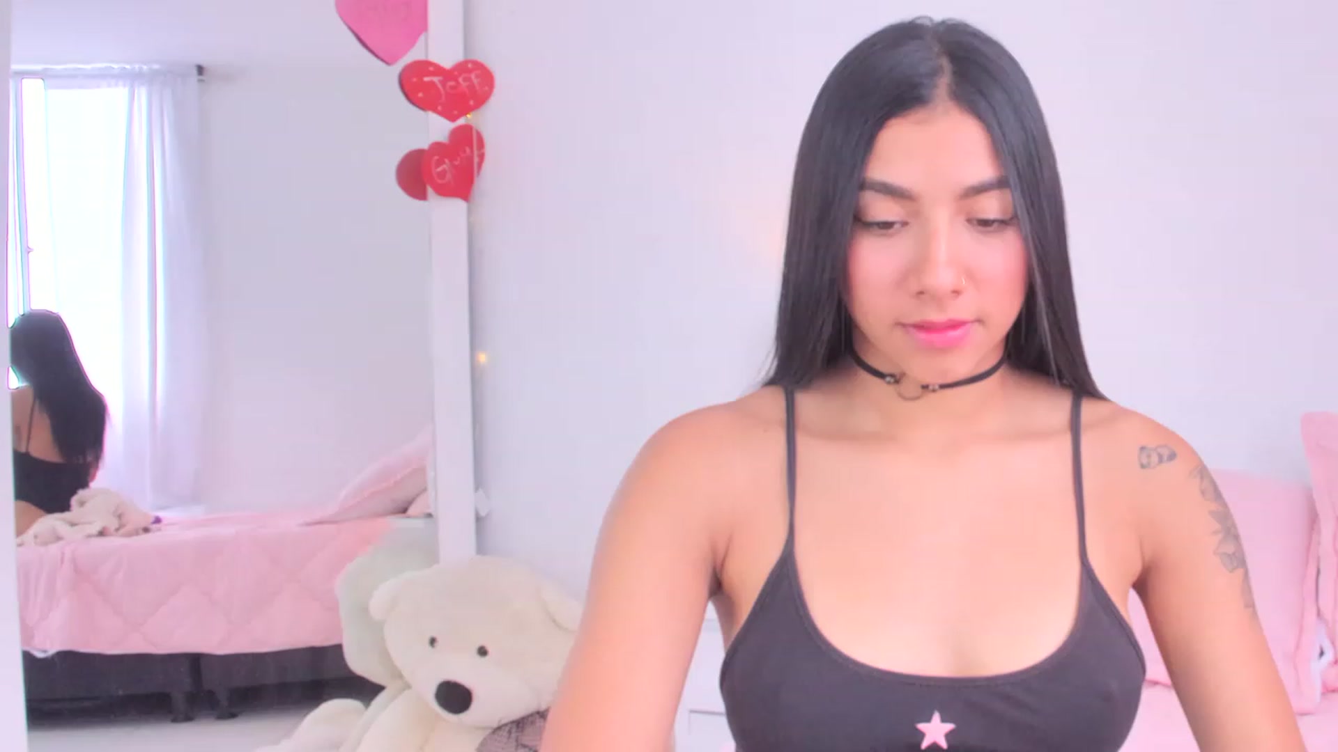 Gallery image thumbnail from Danna___'s myfreecams stream on, 04/21/2023, 17:22 image 16 of 20