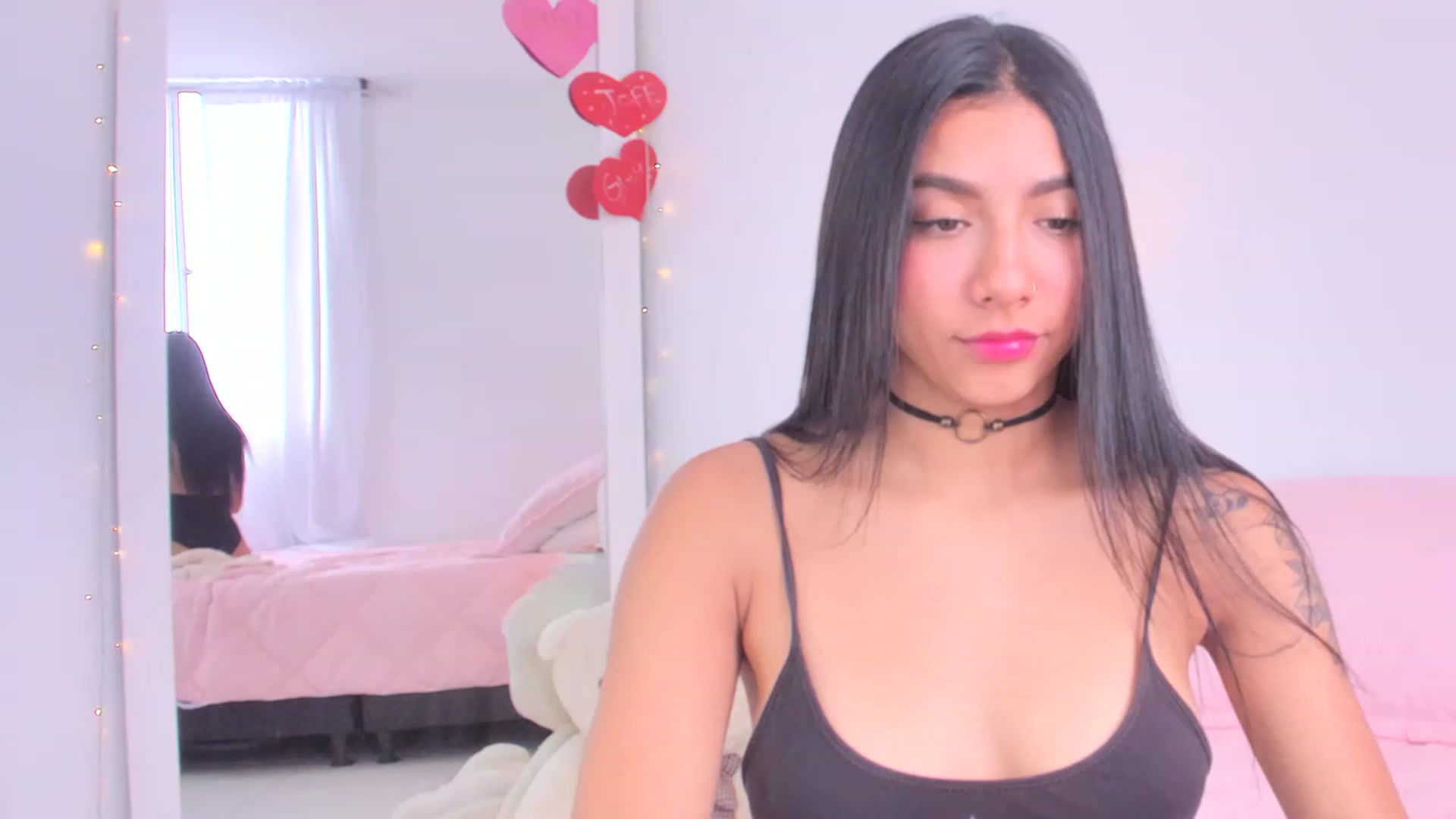Gallery image thumbnail from Danna___'s myfreecams stream on, 04/21/2023, 17:22 image 4 of 20