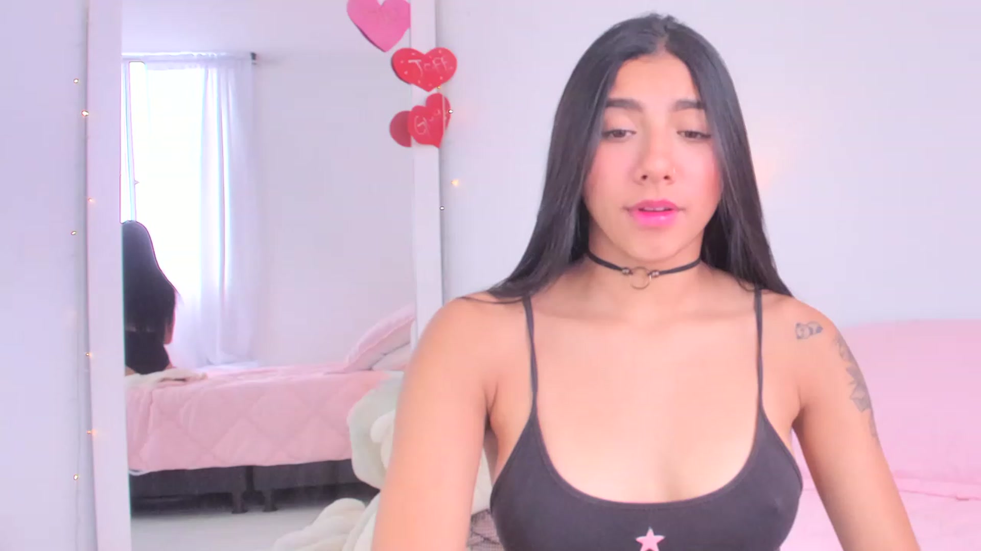 Gallery image thumbnail from Danna___'s myfreecams stream on, 04/21/2023, 17:22 image 6 of 20