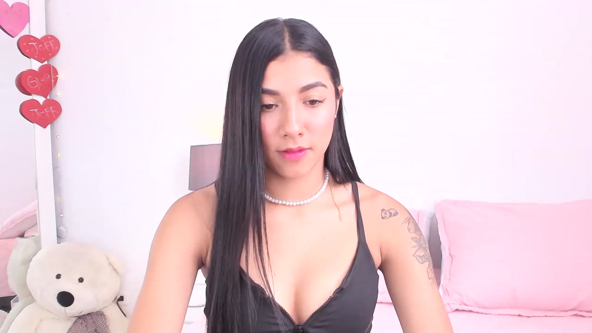 Gallery image thumbnail from Danna___'s myfreecams stream on, 04/22/2023, 18:03 image 10 of 20