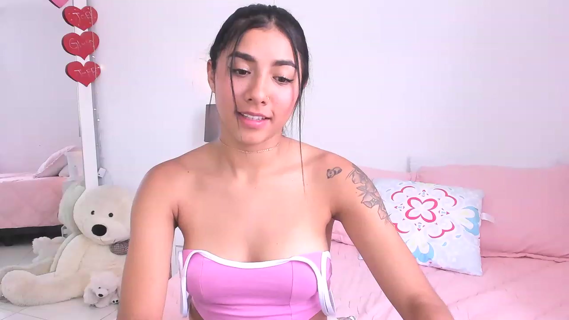 Gallery image thumbnail from Danna___'s myfreecams stream on, 04/24/2023, 18:24 image 19 of 20