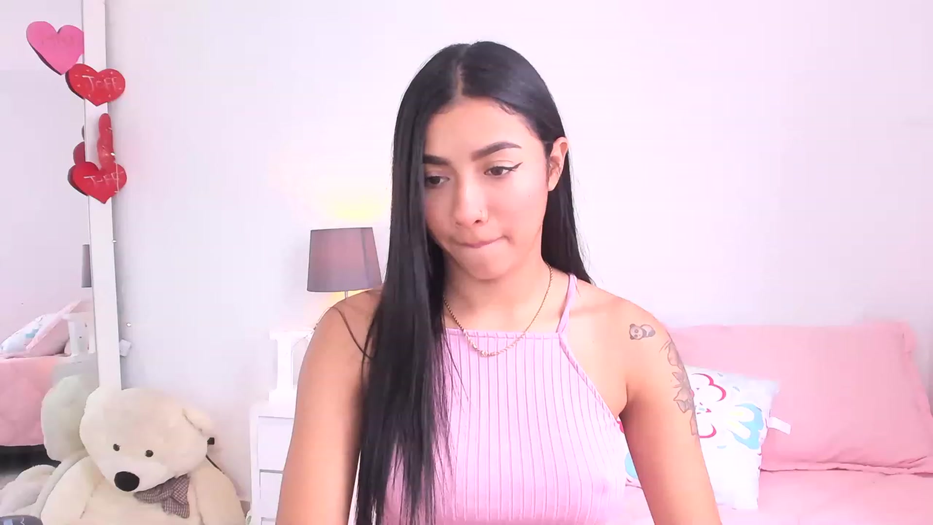 Gallery image thumbnail from Danna___'s myfreecams stream on, 04/26/2023, 17:15 image 4 of 20