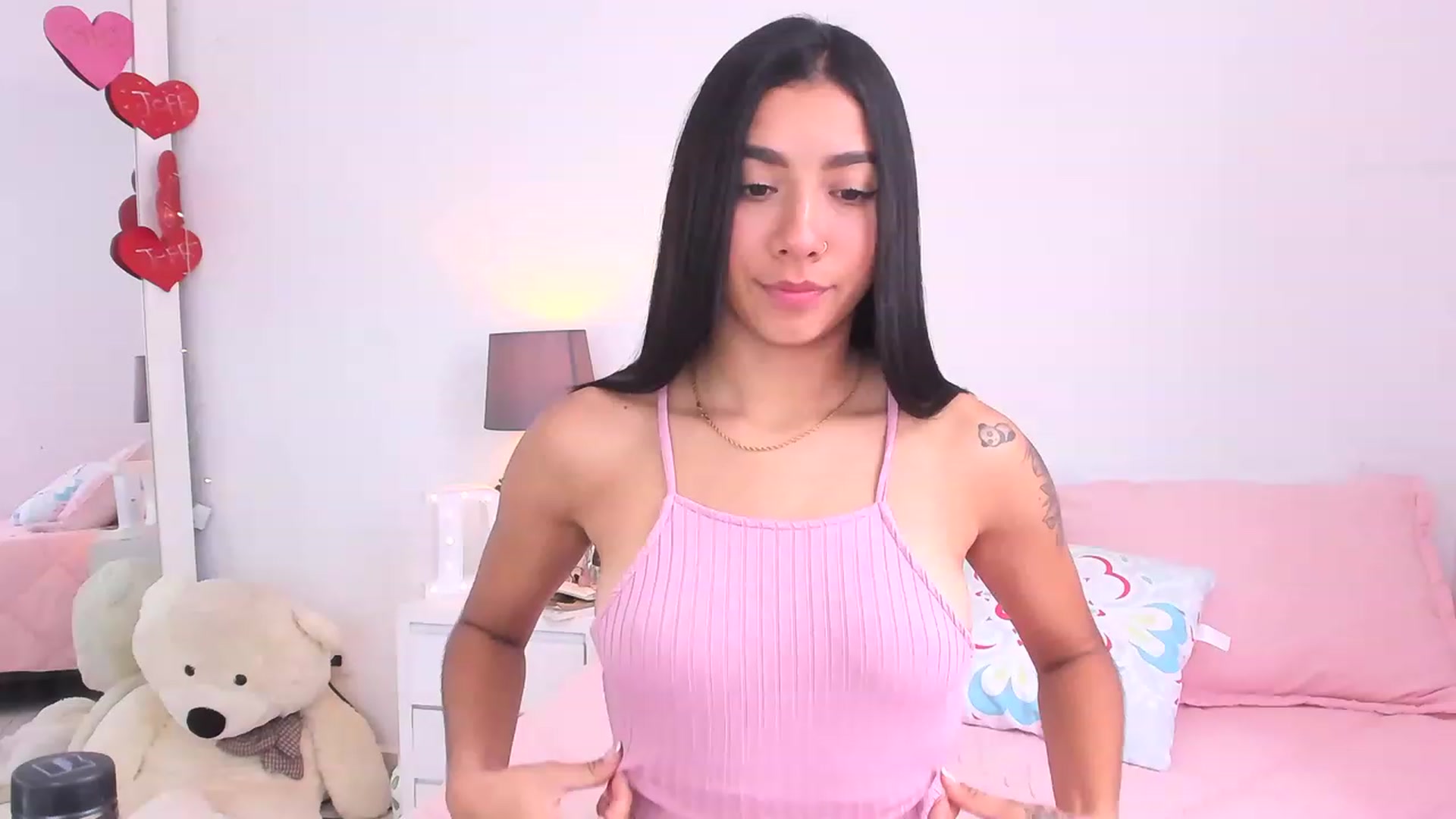 Gallery image thumbnail from Danna___'s myfreecams stream on, 04/26/2023, 17:15 image 1 of 20