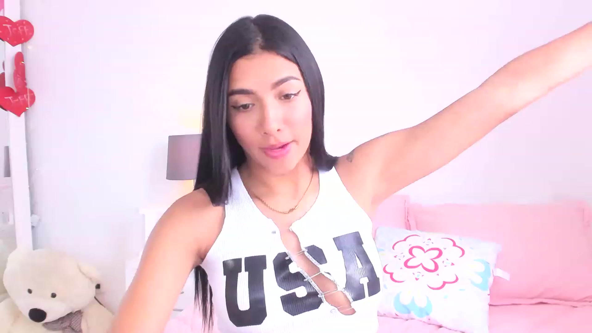 Gallery image thumbnail from Danna___'s myfreecams stream on, 04/26/2023, 17:15 image 16 of 20