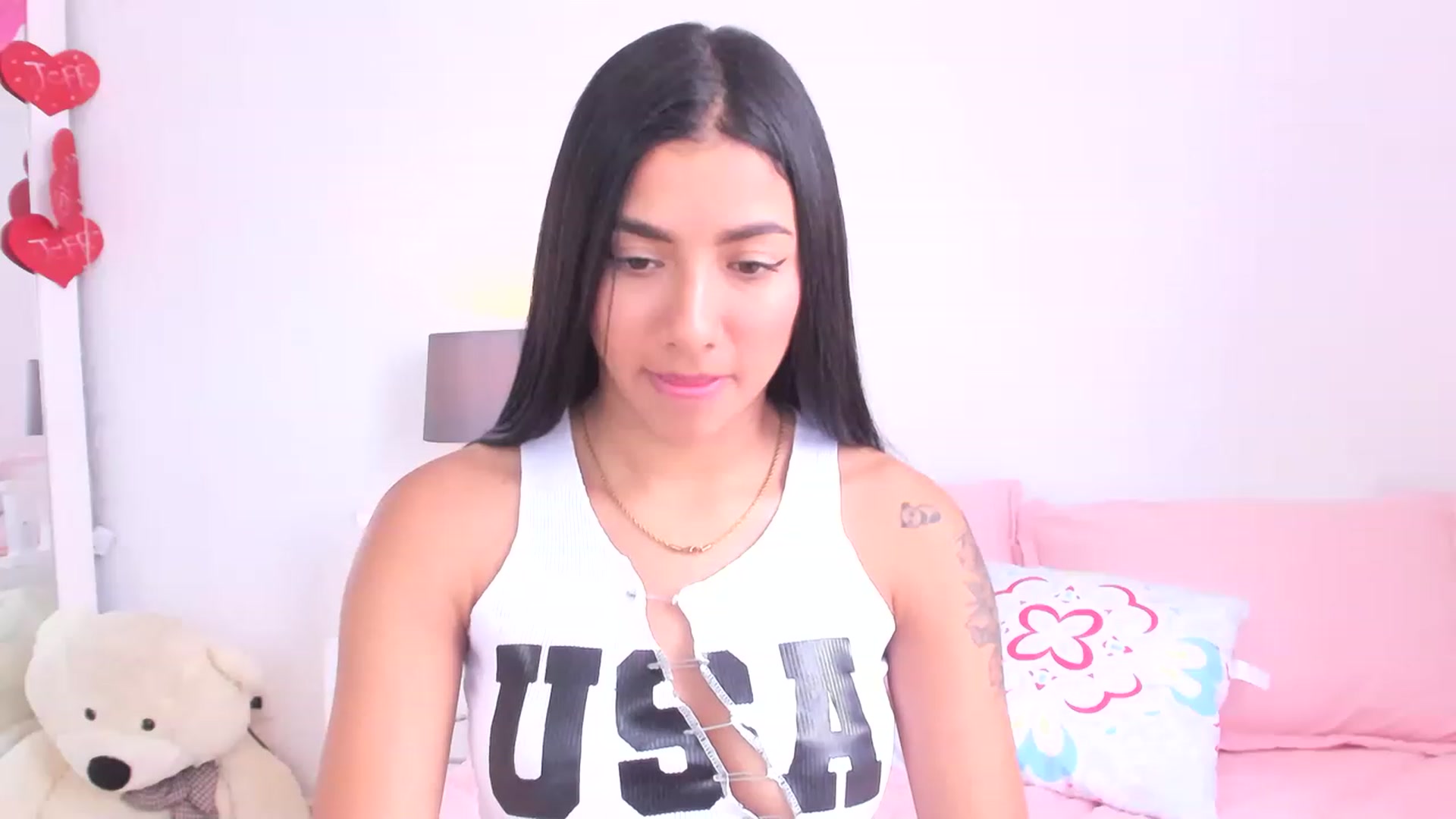 Gallery image thumbnail from Danna___'s myfreecams stream on, 04/26/2023, 17:15 image 18 of 20