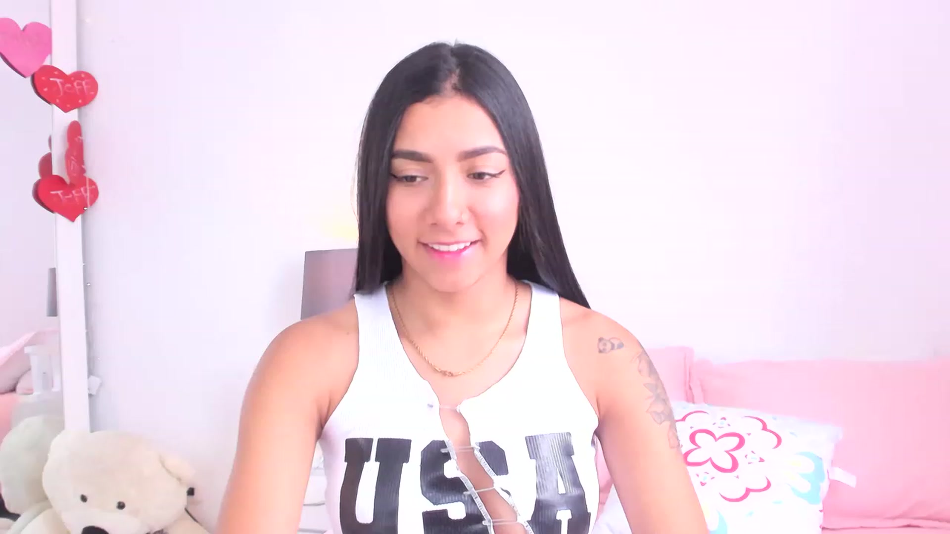 Gallery image thumbnail from Danna___'s myfreecams stream on, 04/26/2023, 17:15 image 12 of 20