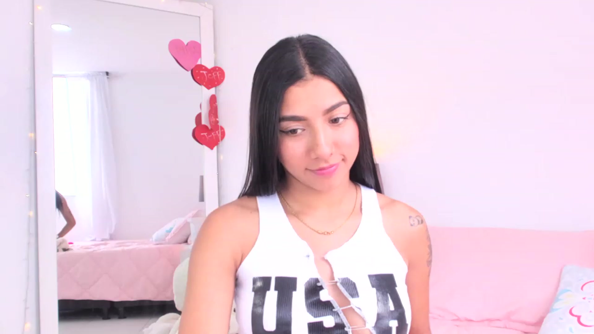 Gallery image thumbnail from Danna___'s myfreecams stream on, 04/26/2023, 17:15 image 8 of 20