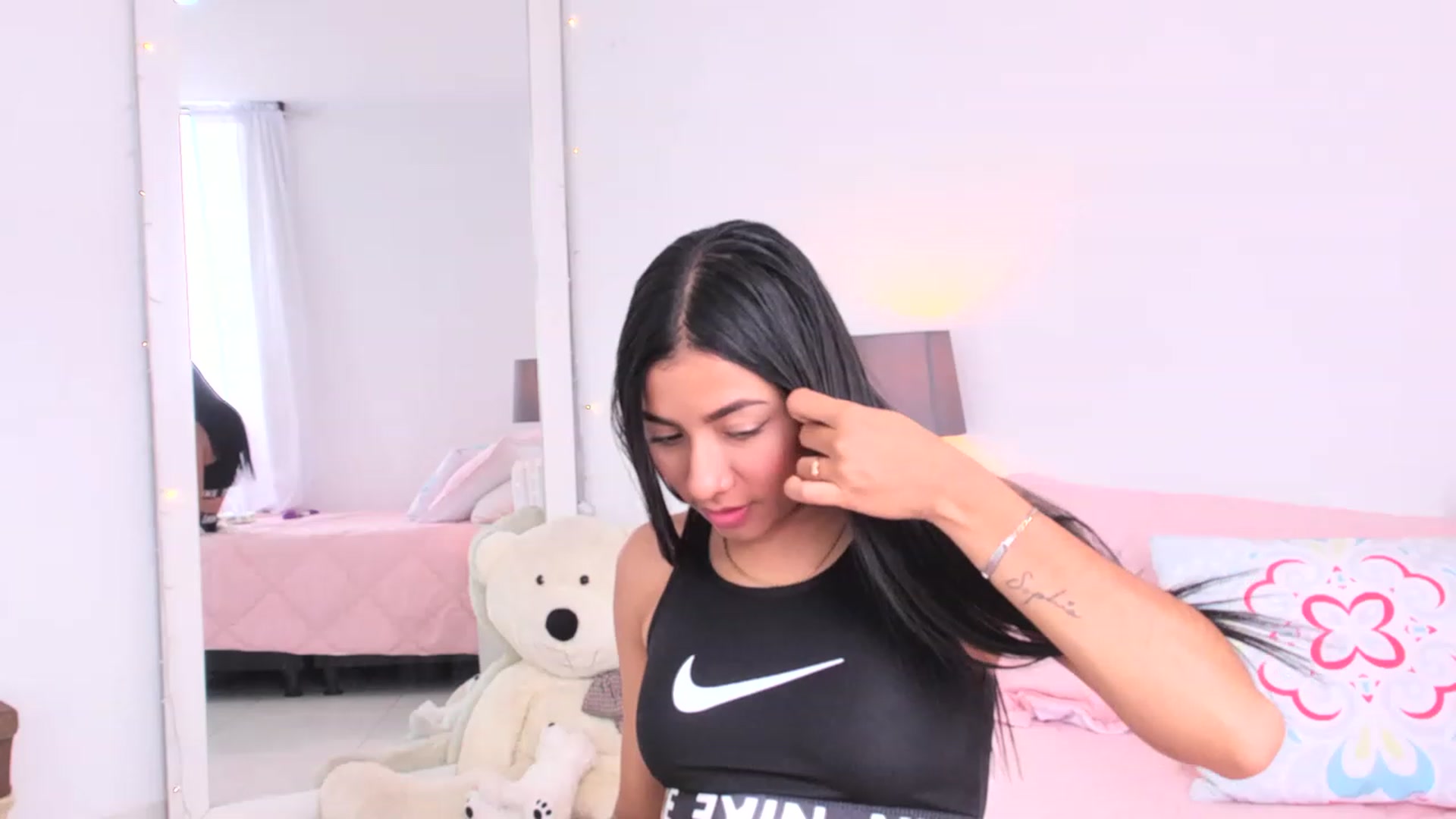 Gallery image thumbnail from Danna___'s myfreecams stream on, 04/27/2023, 17:59 image 14 of 20