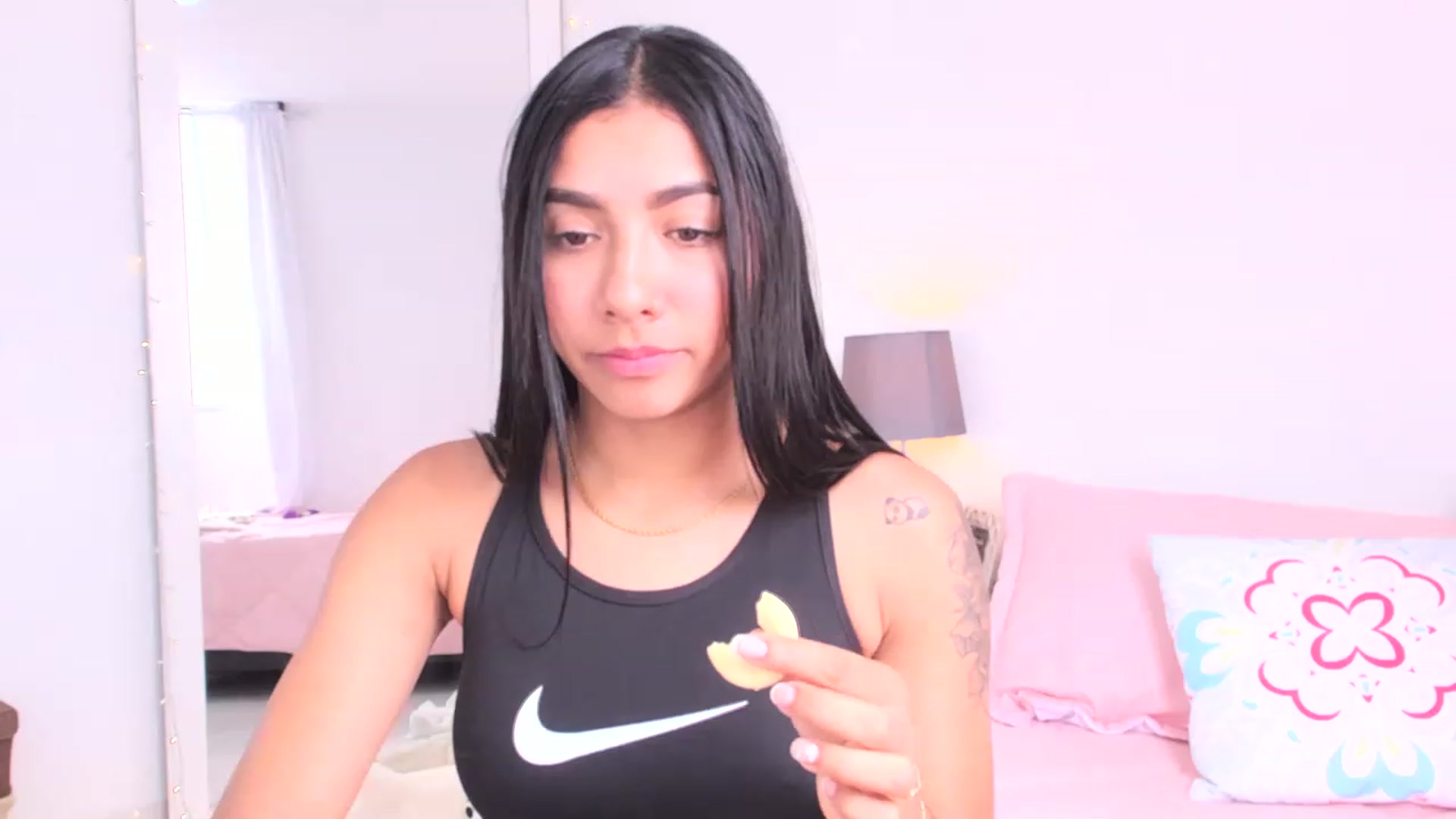 Gallery image thumbnail from Danna___'s myfreecams stream on, 04/27/2023, 17:59 image 4 of 20