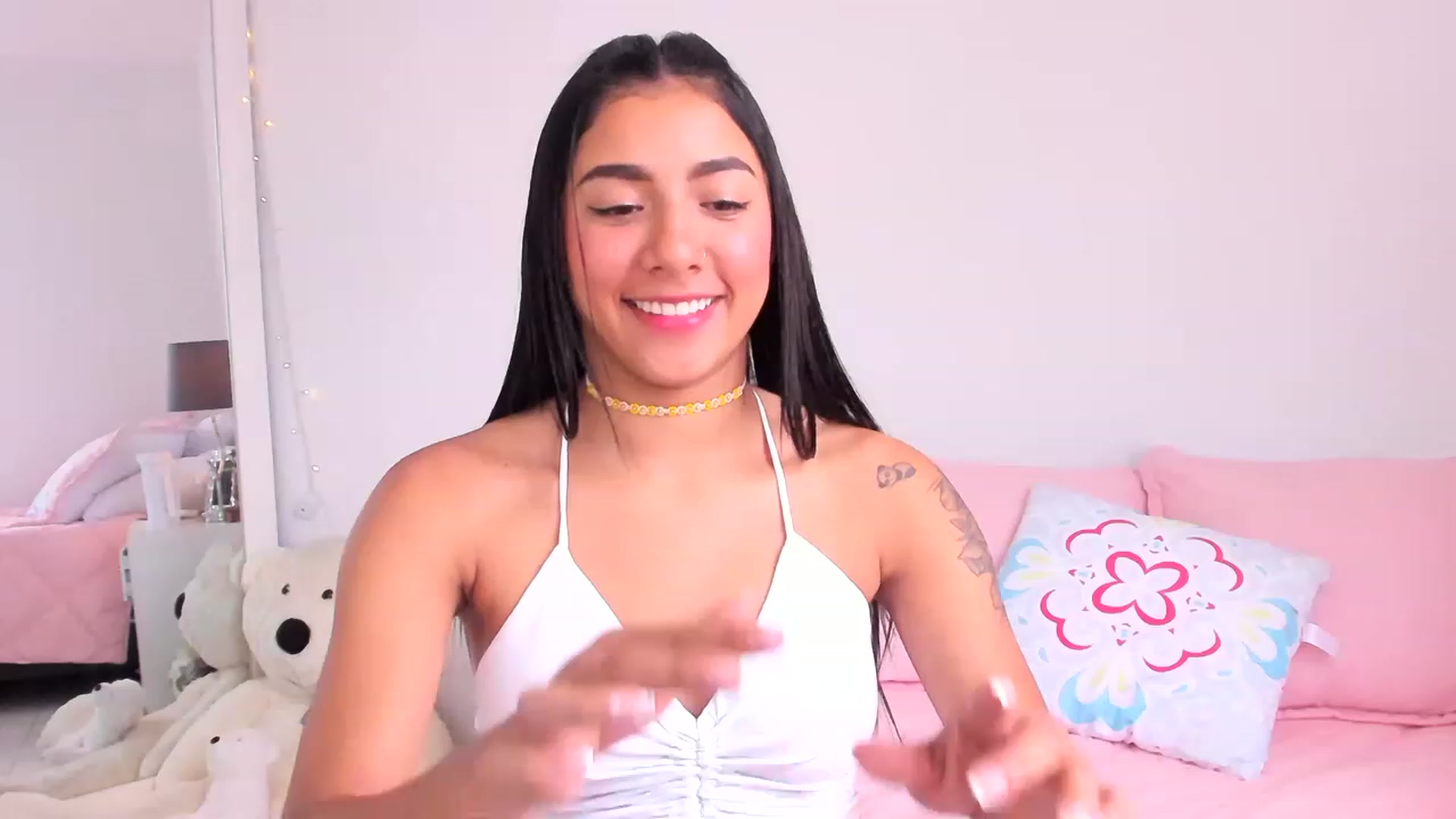 Gallery image thumbnail from Danna___'s myfreecams stream on, 04/29/2023, 17:35 image 15 of 20