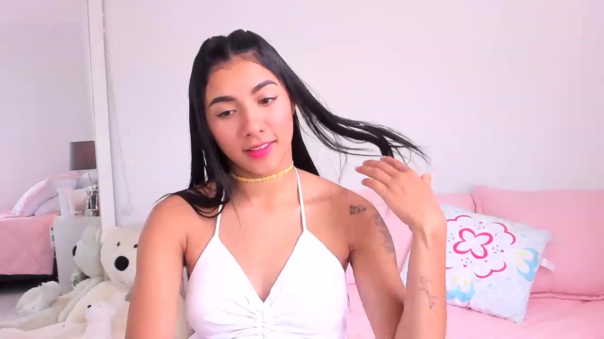 Gallery image thumbnail from Danna___'s myfreecams stream on, 04/29/2023, 17:35 image 18 of 20