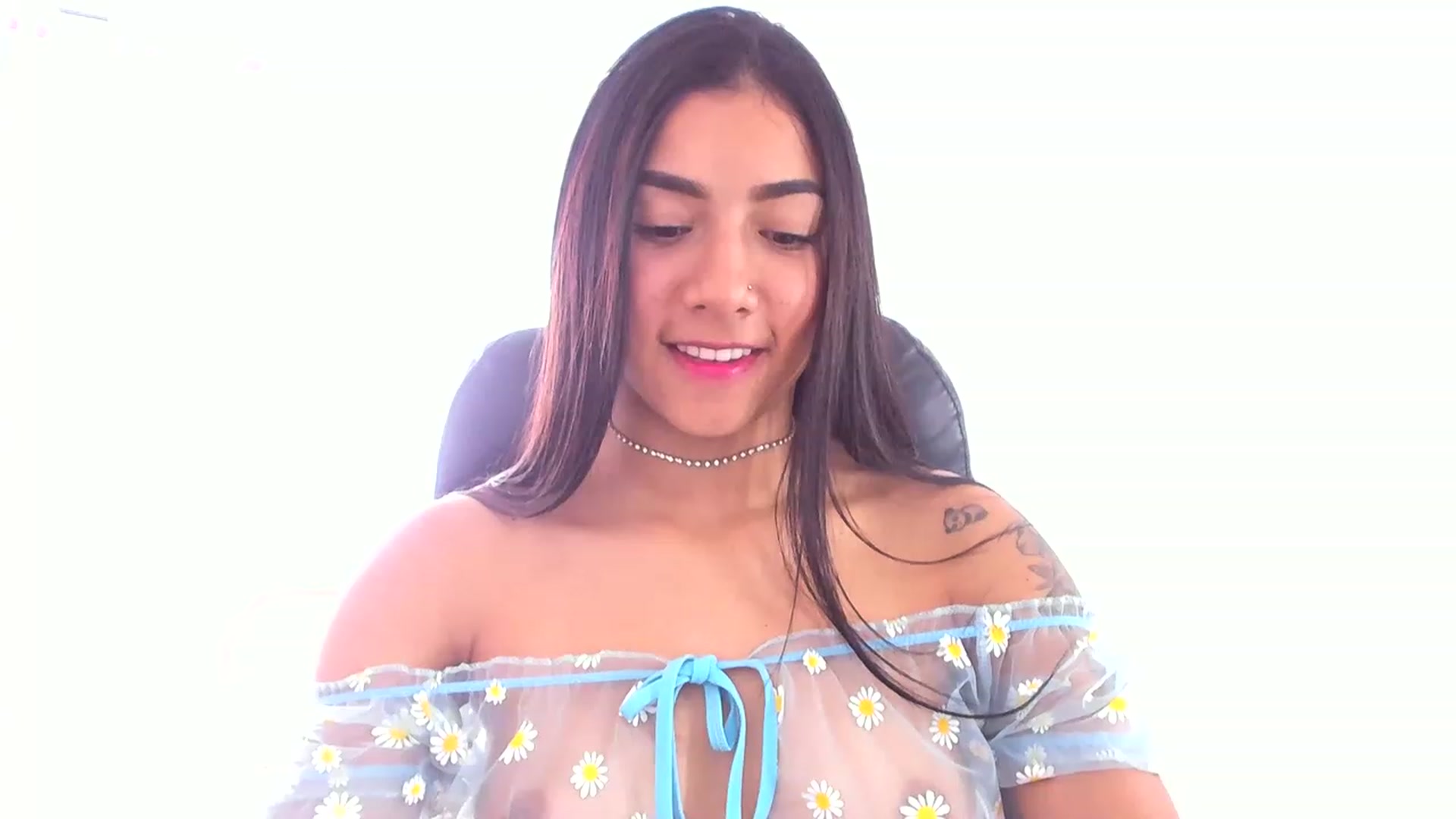 Gallery image thumbnail from Danna___'s myfreecams stream on, 05/09/2023, 18:01 image 17 of 20