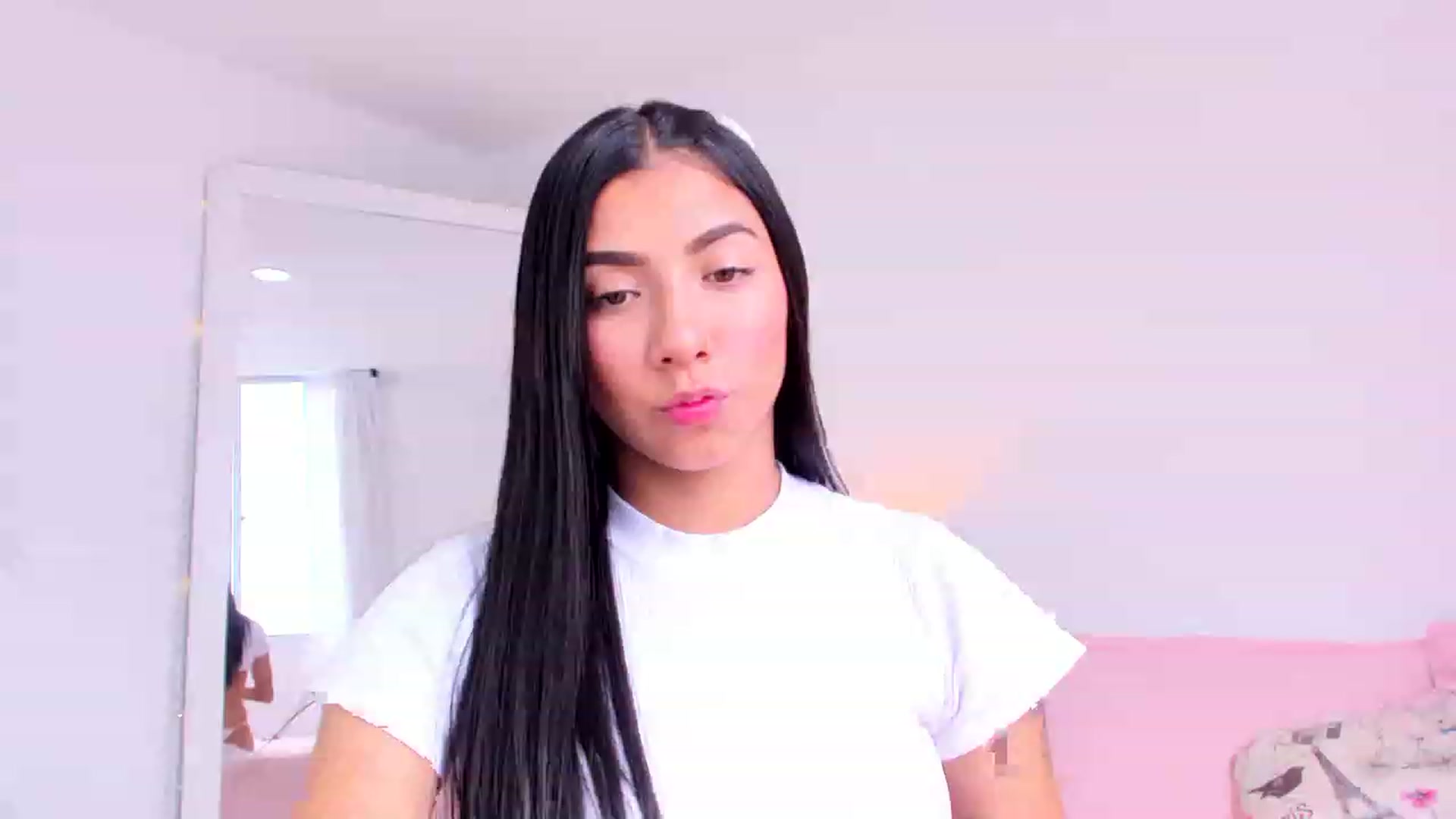 Gallery image thumbnail from Danna___'s myfreecams stream on, 05/10/2023, 15:13 image 19 of 20