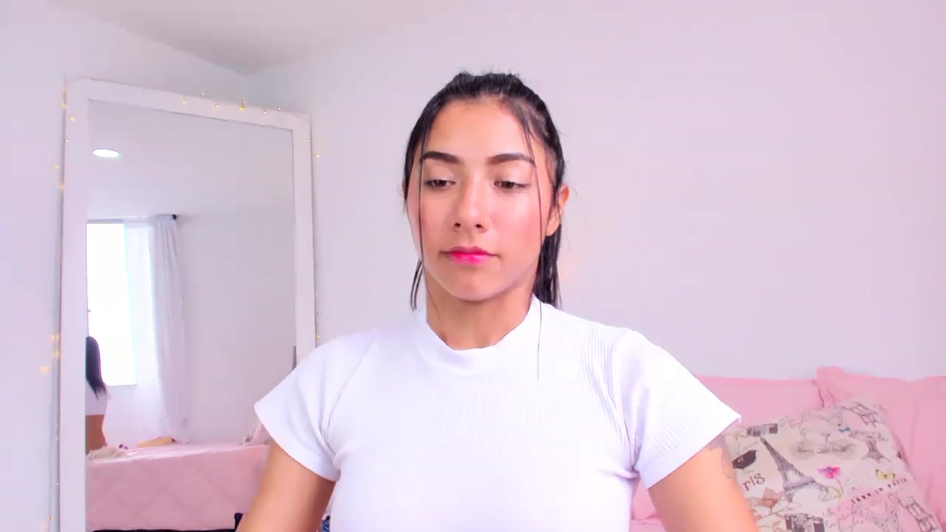 Gallery image thumbnail from Danna___'s myfreecams stream on, 05/10/2023, 16:59 image 18 of 20