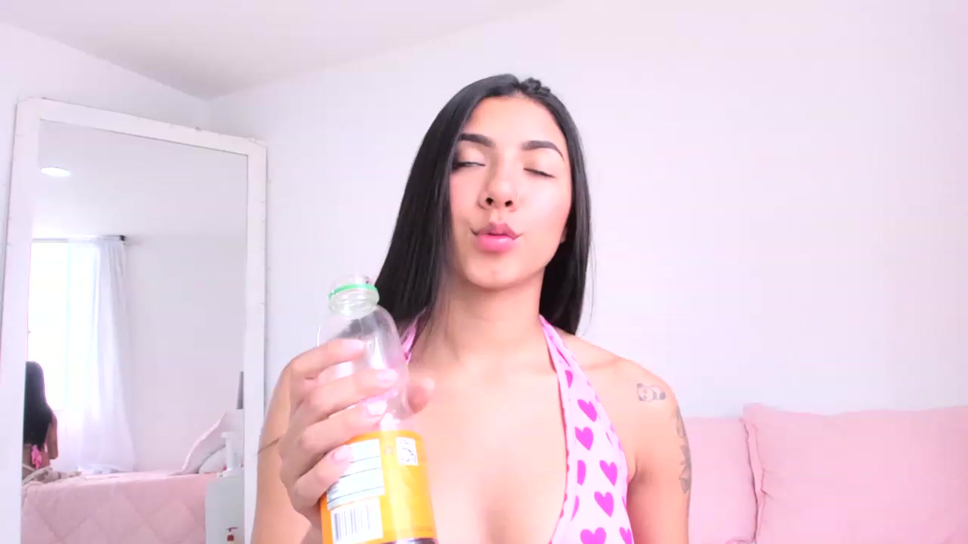 Gallery image thumbnail from Danna___'s myfreecams stream on, 05/13/2023, 17:02 image 12 of 20