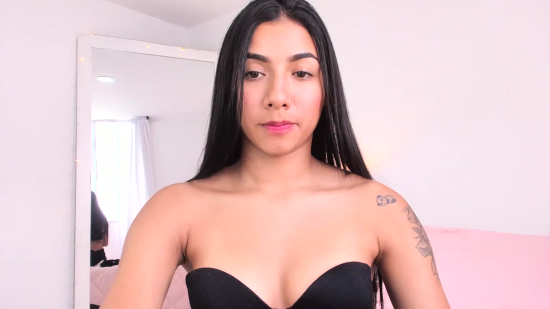 Gallery image thumbnail from Danna___'s myfreecams stream on, 05/13/2023, 17:59 image 14 of 20