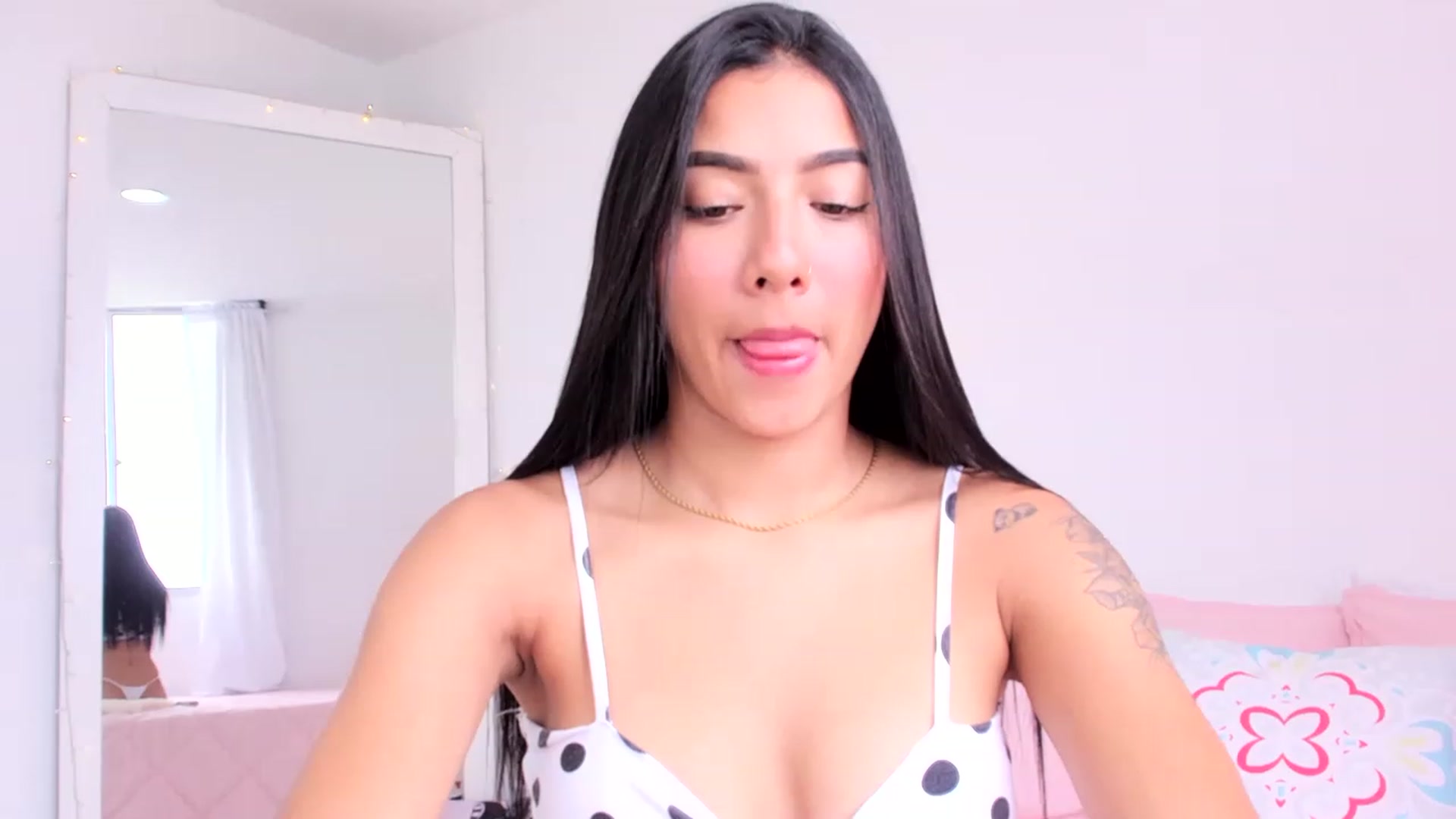 Gallery image thumbnail from Danna___'s myfreecams stream on, 05/16/2023, 14:57 image 20 of 20