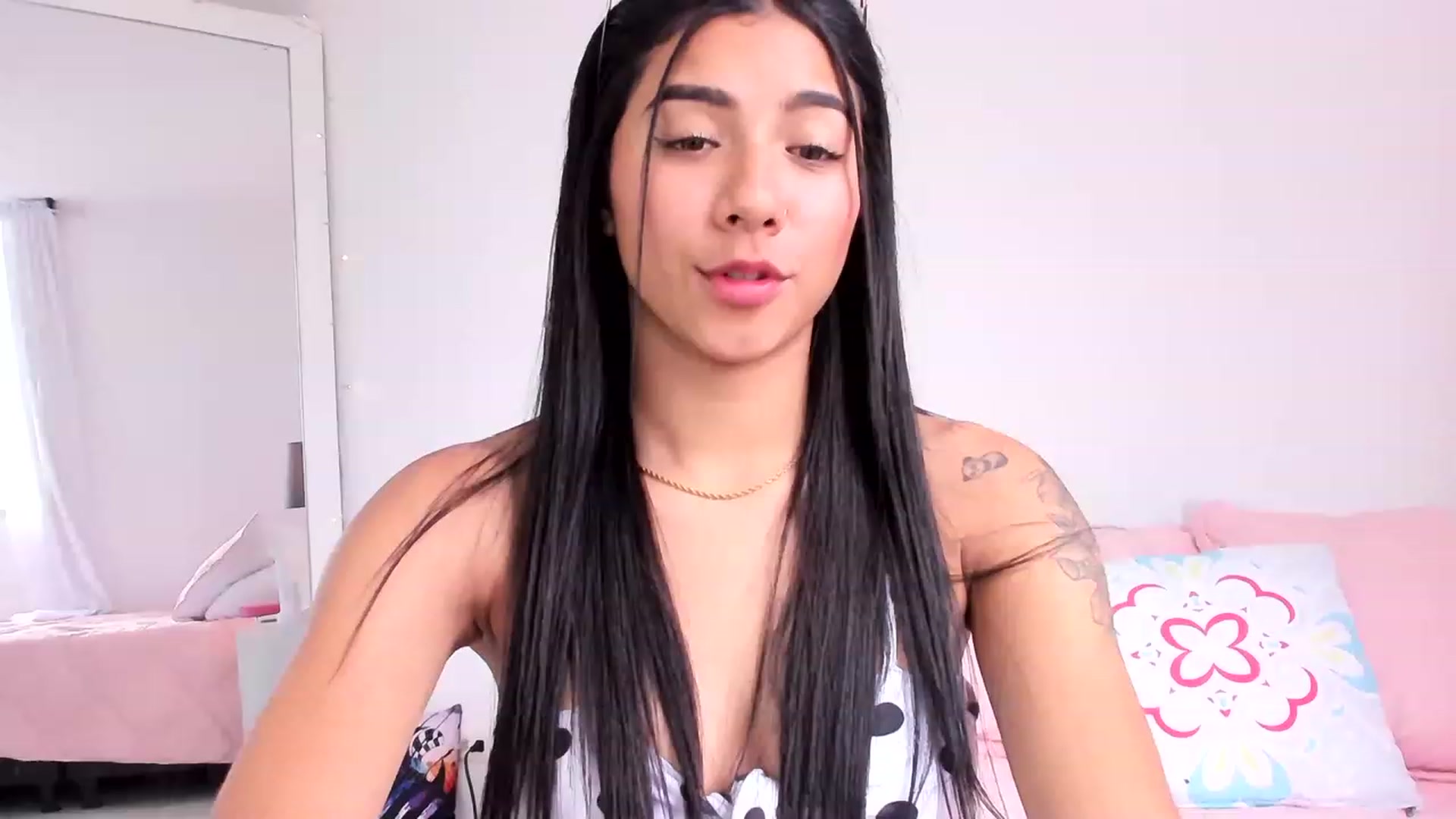 Gallery image thumbnail from Danna___'s myfreecams stream on, 05/16/2023, 17:47 image 16 of 20