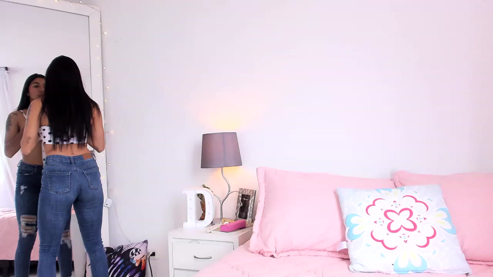 Gallery image thumbnail from Danna___'s myfreecams stream on, 05/16/2023, 17:47 image 18 of 20