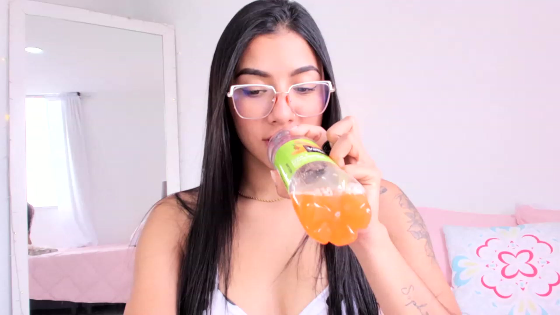 Gallery image thumbnail from Danna___'s myfreecams stream on, 05/16/2023, 17:47 image 5 of 20
