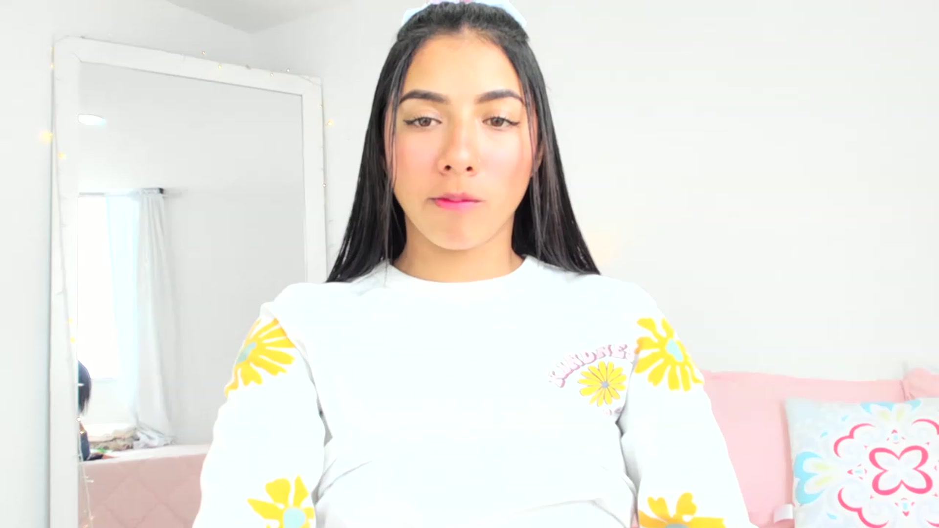 Gallery image thumbnail from Danna___'s myfreecams stream on, 05/17/2023, 16:33 image 4 of 20