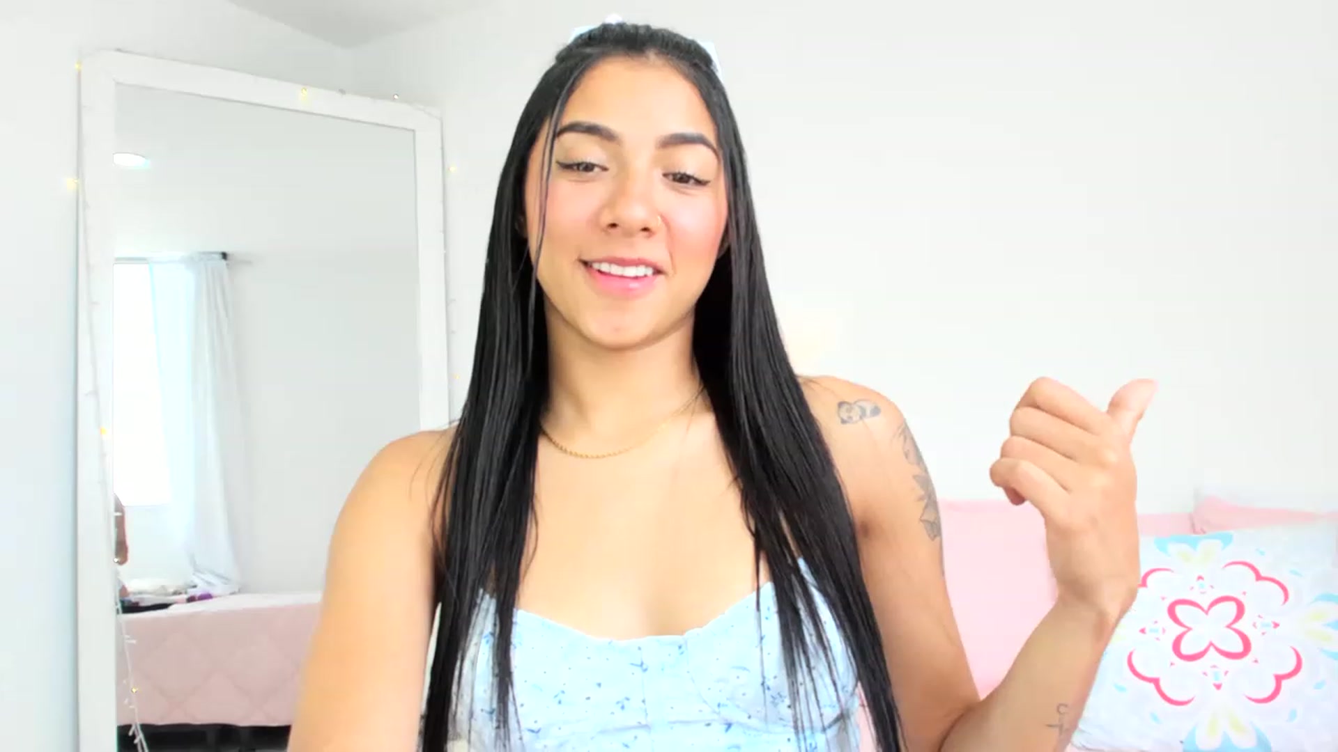 Gallery image thumbnail from Danna___'s myfreecams stream on, 05/17/2023, 16:33 image 12 of 20