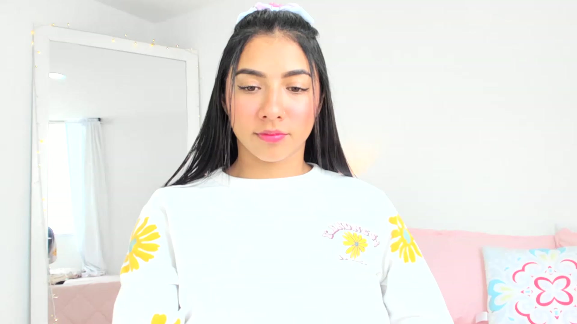 Gallery image thumbnail from Danna___'s myfreecams stream on, 05/17/2023, 16:33 image 5 of 20