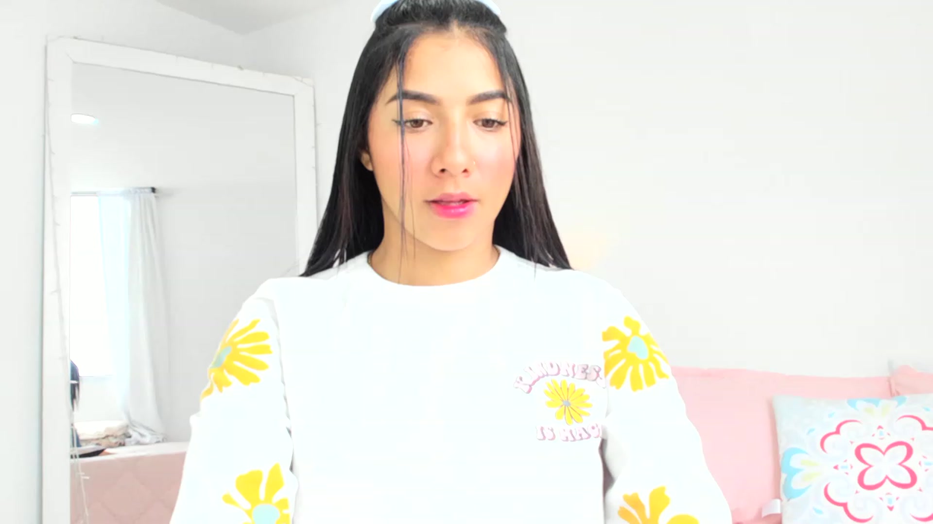 Gallery image thumbnail from Danna___'s myfreecams stream on, 05/17/2023, 16:33 image 1 of 20