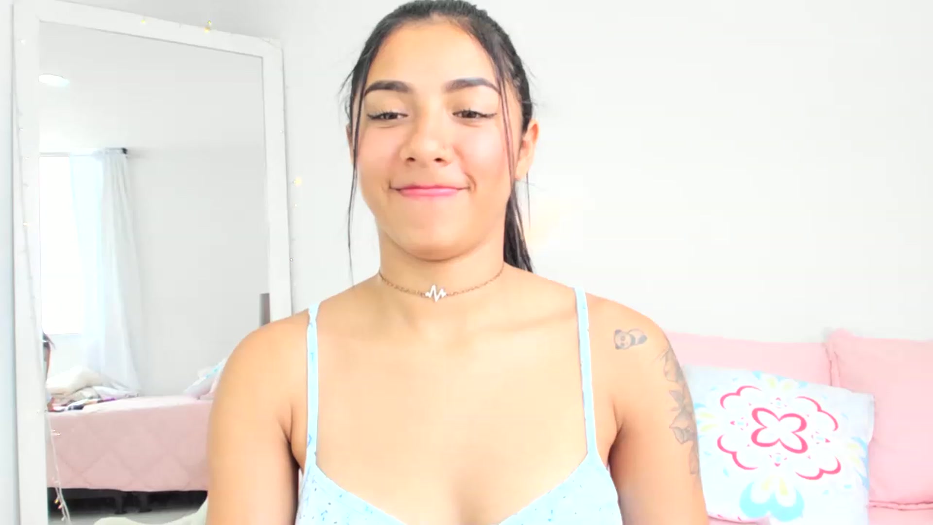 Gallery image thumbnail from Danna___'s myfreecams stream on, 05/17/2023, 17:02 image 14 of 20