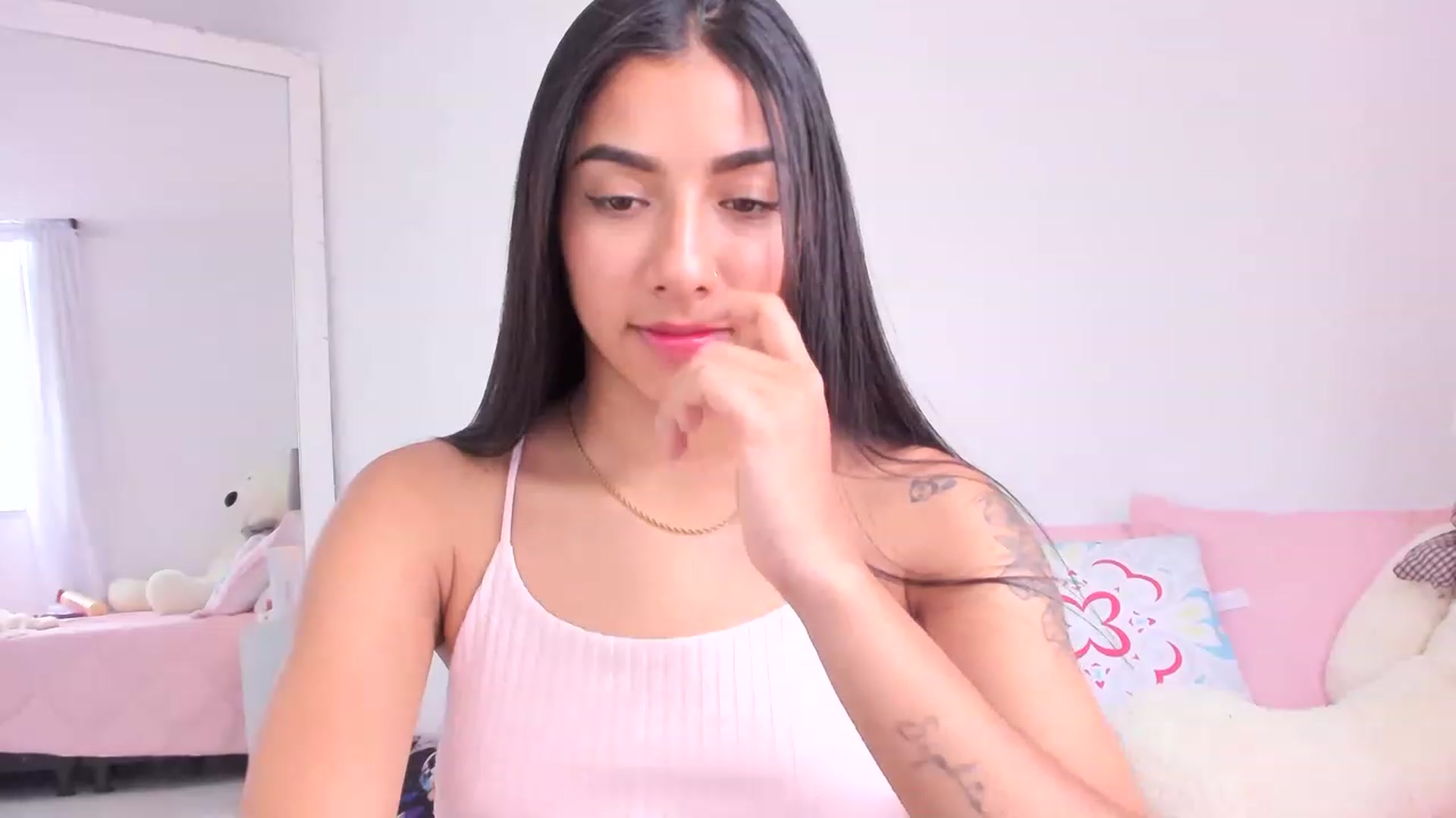Gallery image thumbnail from Danna___'s myfreecams stream on, 05/19/2023, 17:02 image 13 of 20
