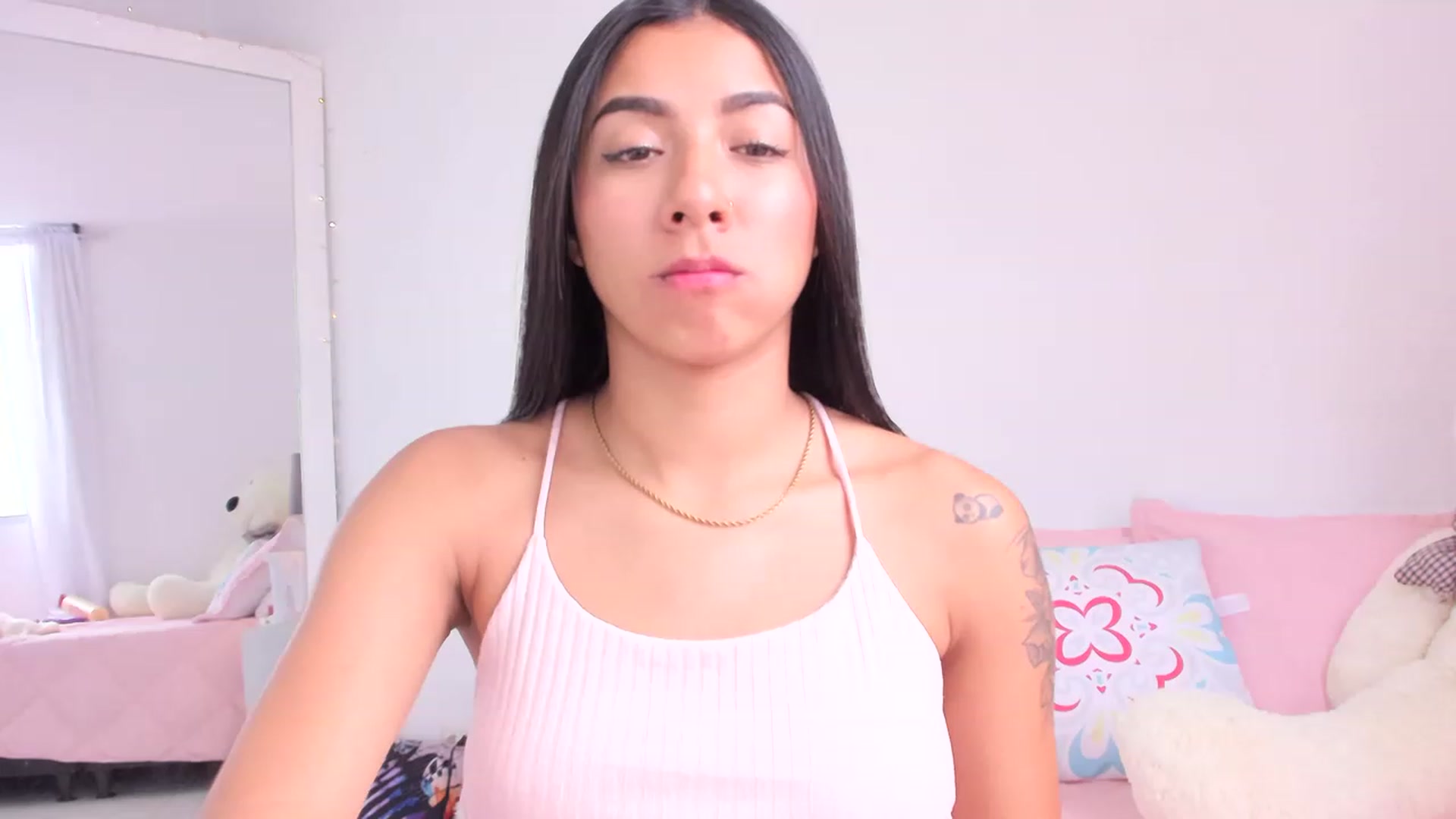 Gallery image thumbnail from Danna___'s myfreecams stream on, 05/19/2023, 17:02 image 15 of 20