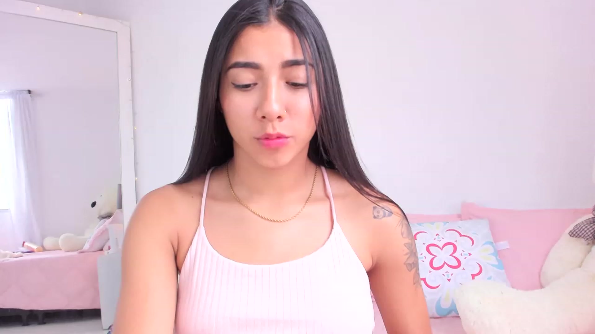 Gallery image thumbnail from Danna___'s myfreecams stream on, 05/19/2023, 17:02 image 12 of 20