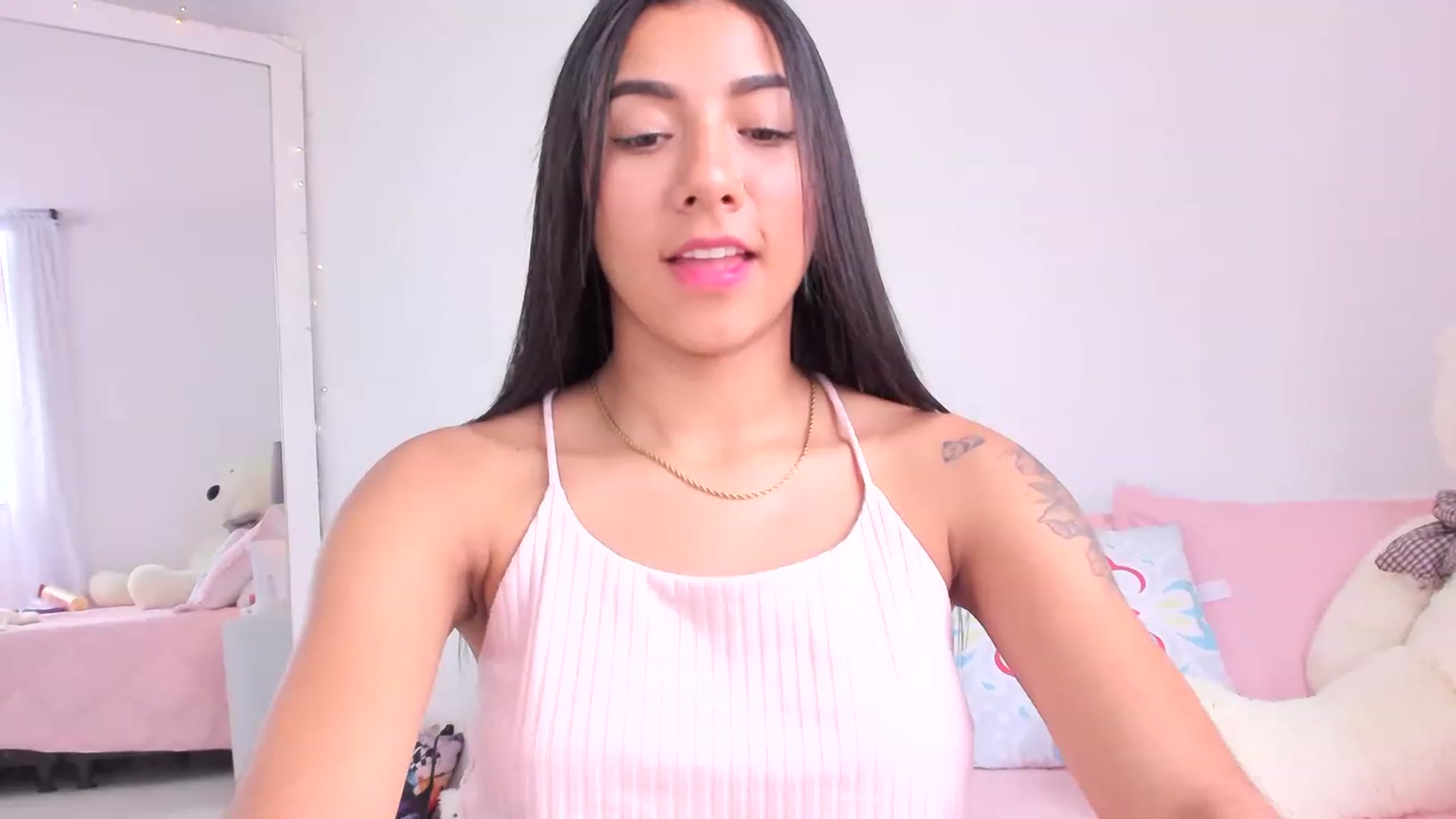 Gallery image thumbnail from Danna___'s myfreecams stream on, 05/19/2023, 17:02 image 7 of 20