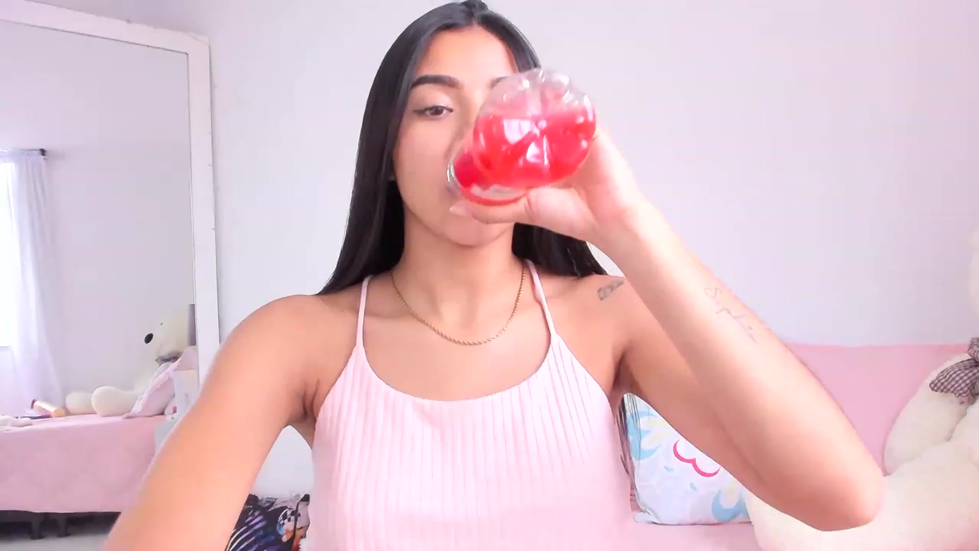 Gallery image thumbnail from Danna___'s myfreecams stream on, 05/19/2023, 17:02 image 9 of 20