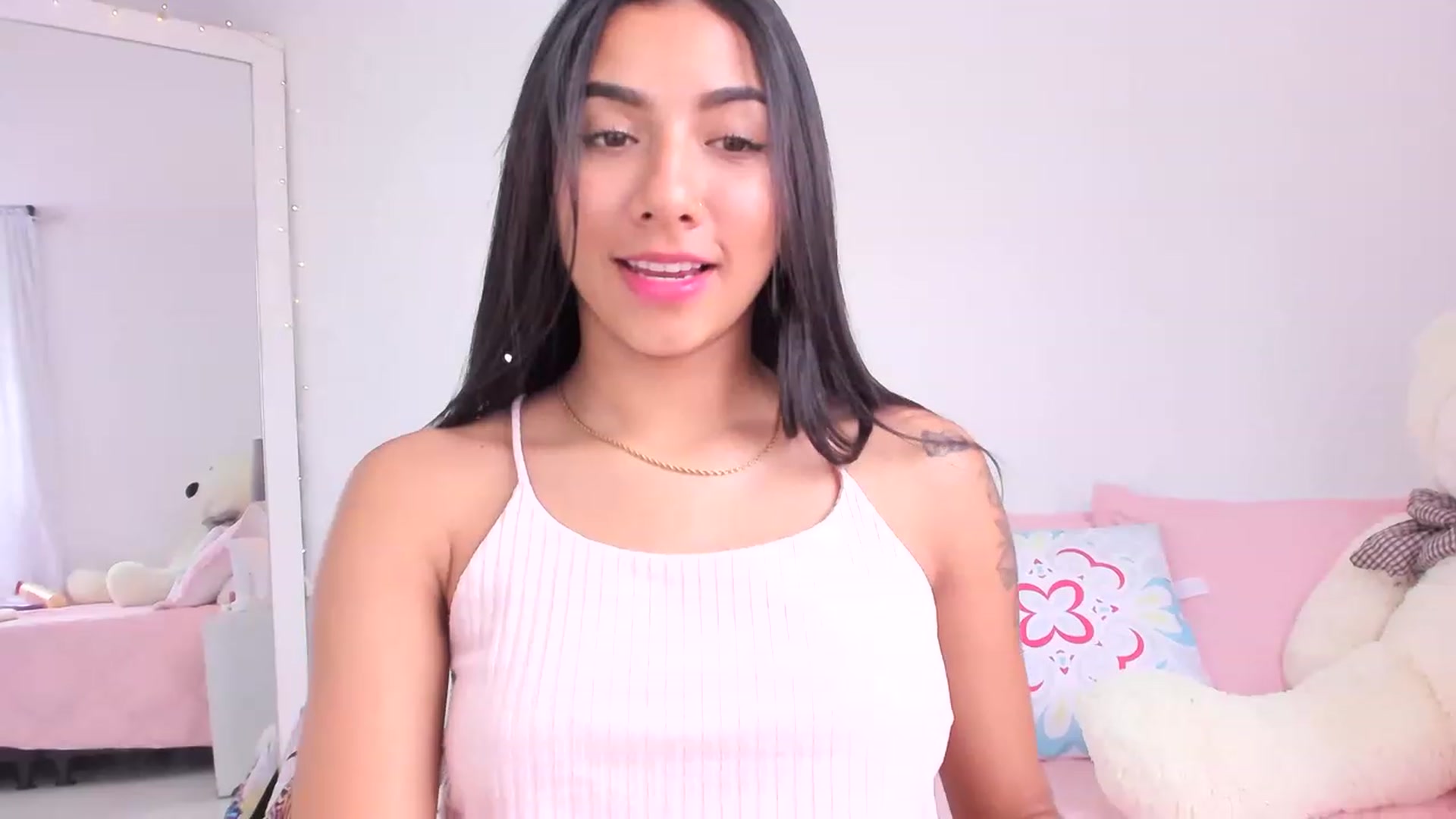 Gallery image thumbnail from Danna___'s myfreecams stream on, 05/19/2023, 17:02 image 6 of 20