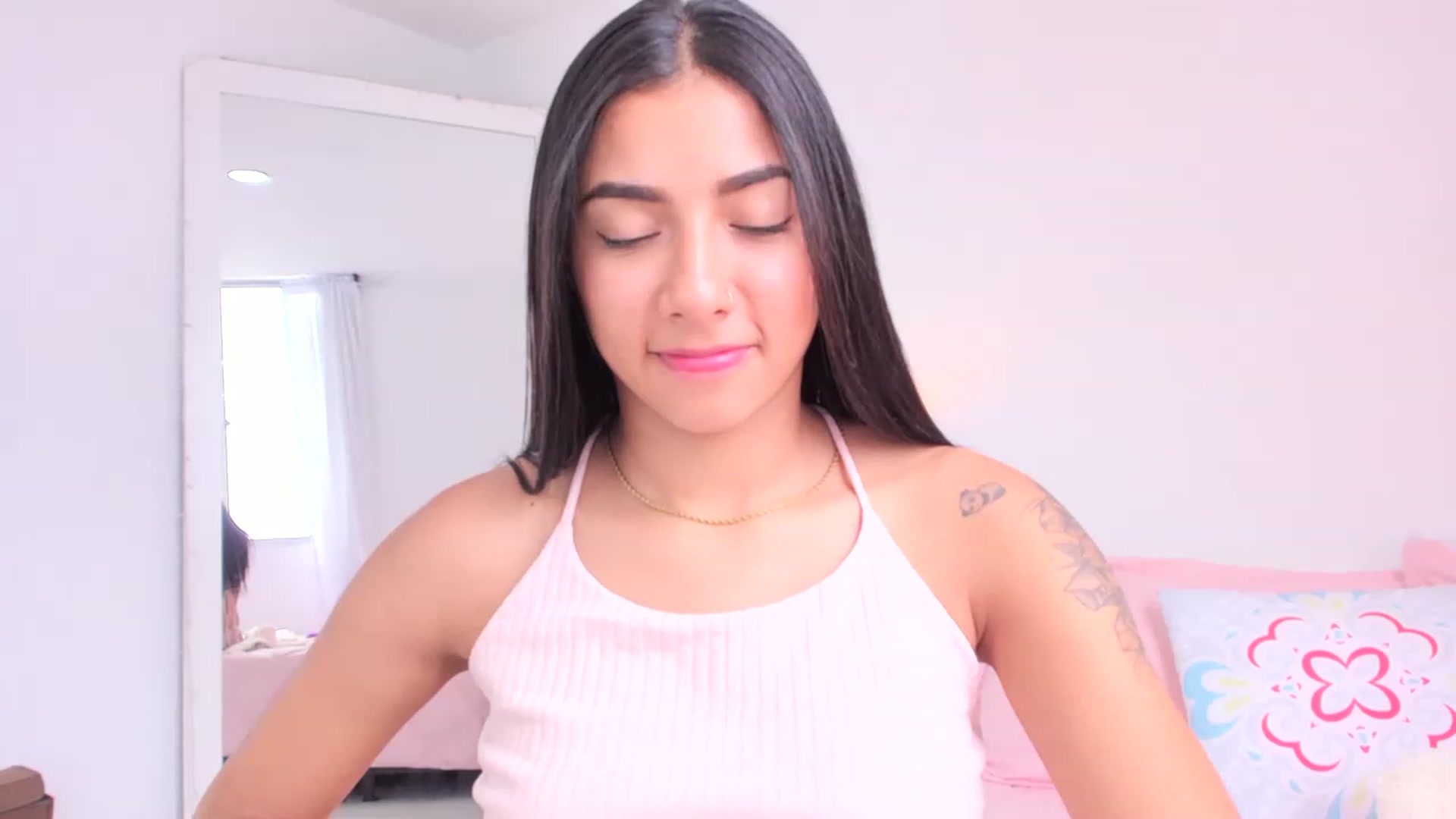 Gallery image thumbnail from Danna___'s myfreecams stream on, 05/19/2023, 17:54 image 5 of 20