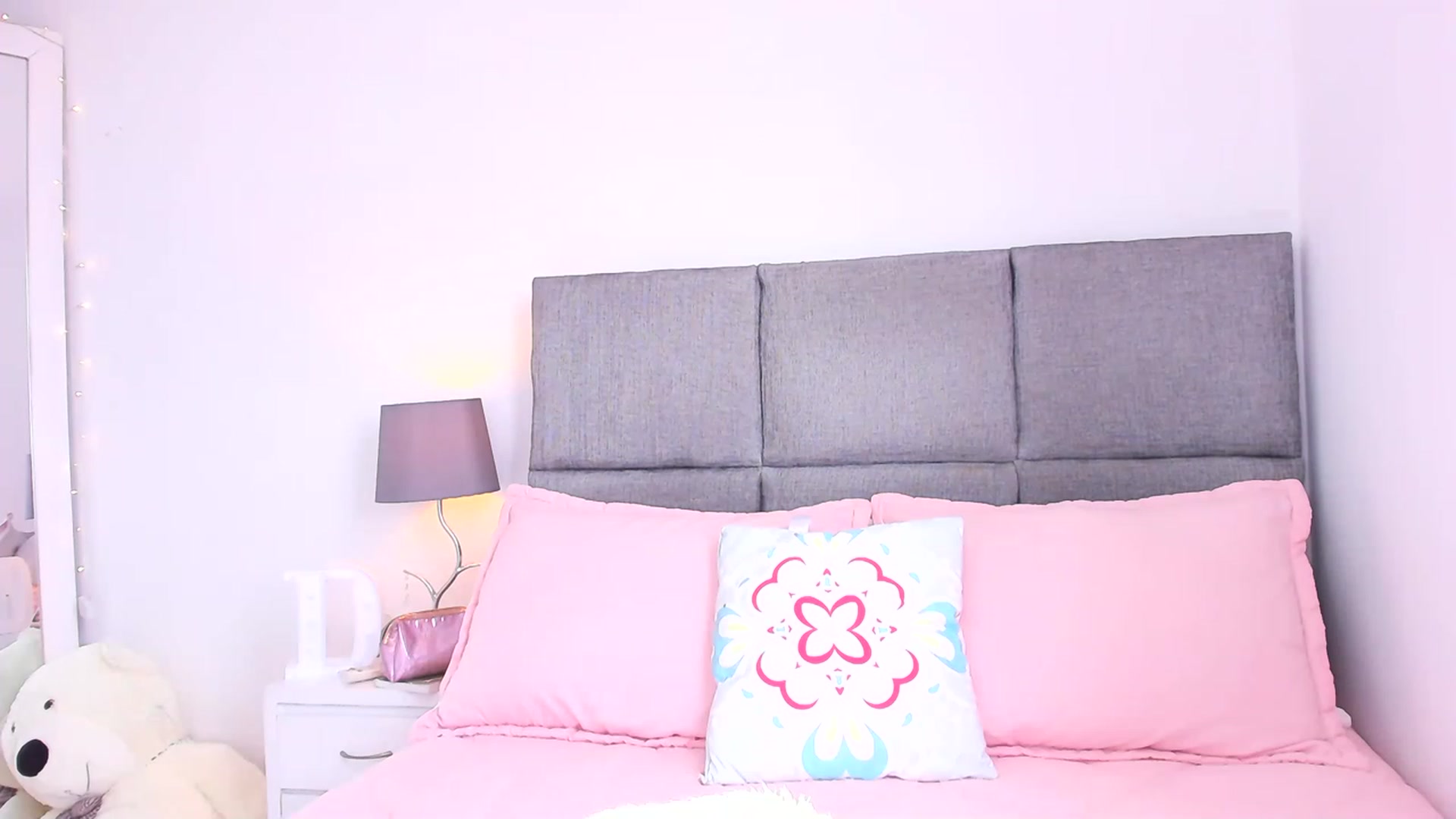Gallery image thumbnail from Danna___'s myfreecams stream on, 05/26/2023, 17:21 image 13 of 20