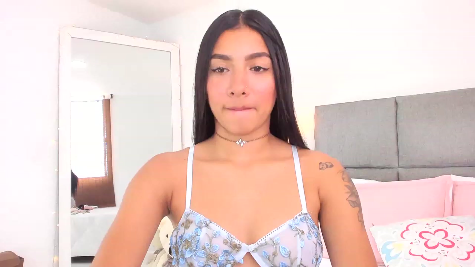 Gallery image thumbnail from Danna___'s myfreecams stream on, 06/02/2023, 17:34 image 3 of 20