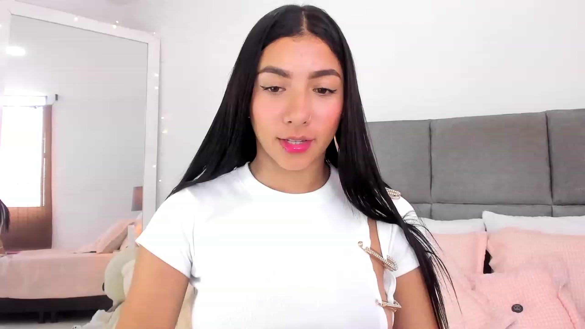 Gallery image thumbnail from Danna___'s myfreecams stream on, 06/13/2023, 16:12 image 4 of 20