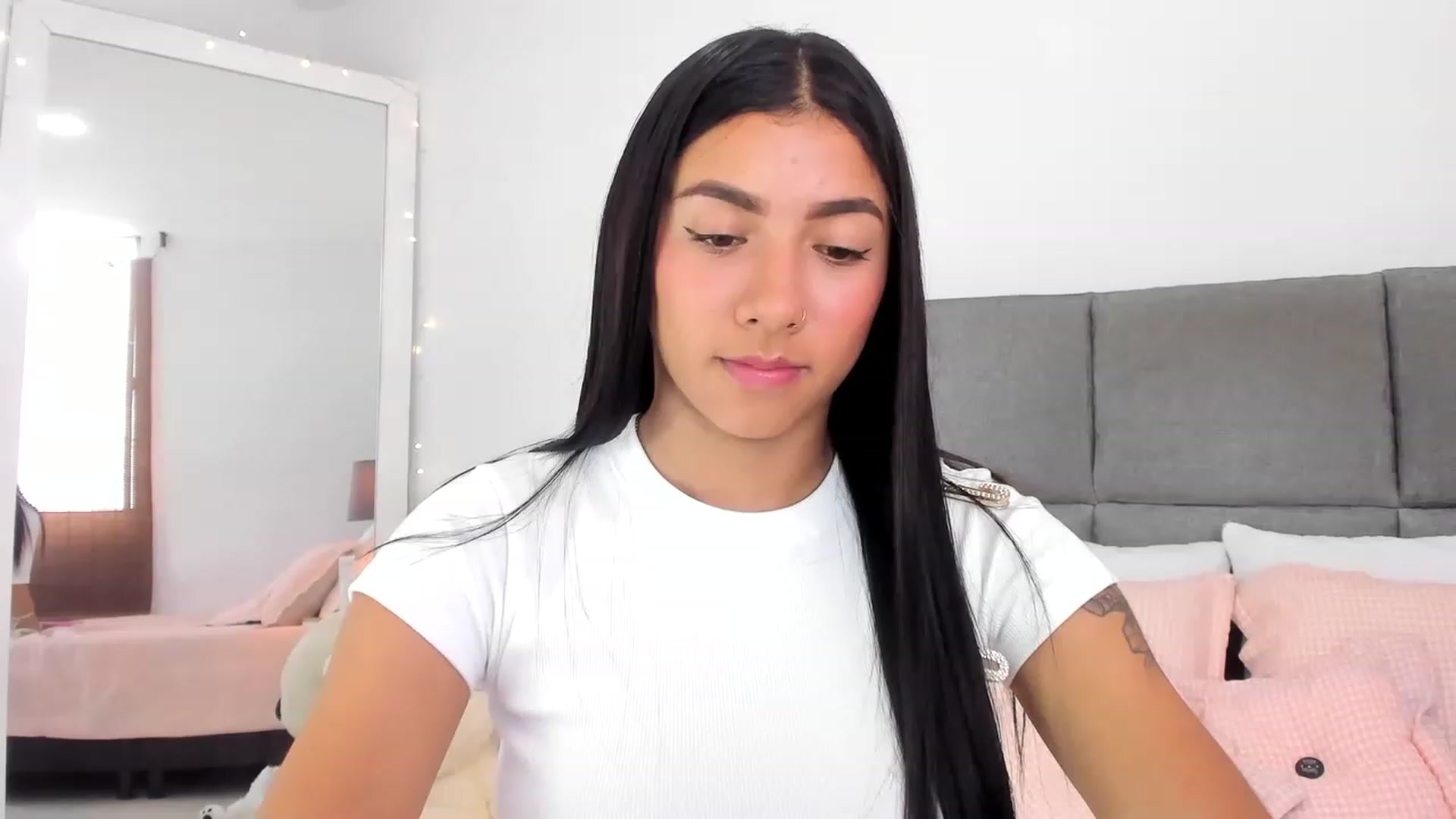 Gallery image thumbnail from Danna___'s myfreecams stream on, 06/13/2023, 16:12 image 9 of 20