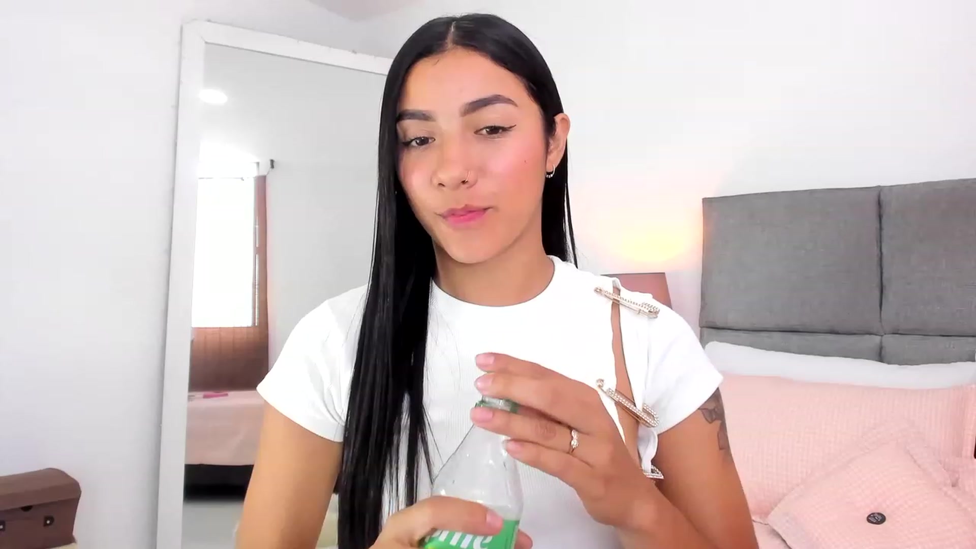 Gallery image thumbnail from Danna___'s myfreecams stream on, 06/13/2023, 16:12 image 19 of 20