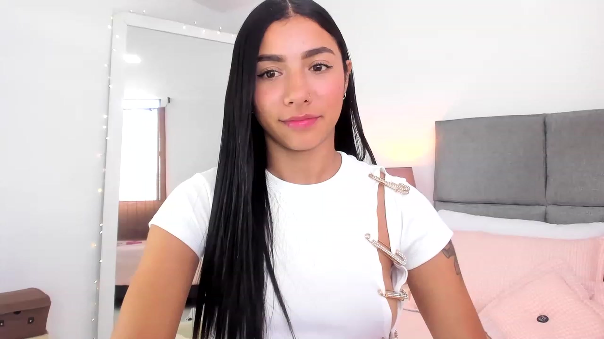 Gallery image thumbnail from Danna___'s myfreecams stream on, 06/13/2023, 16:12 image 18 of 20