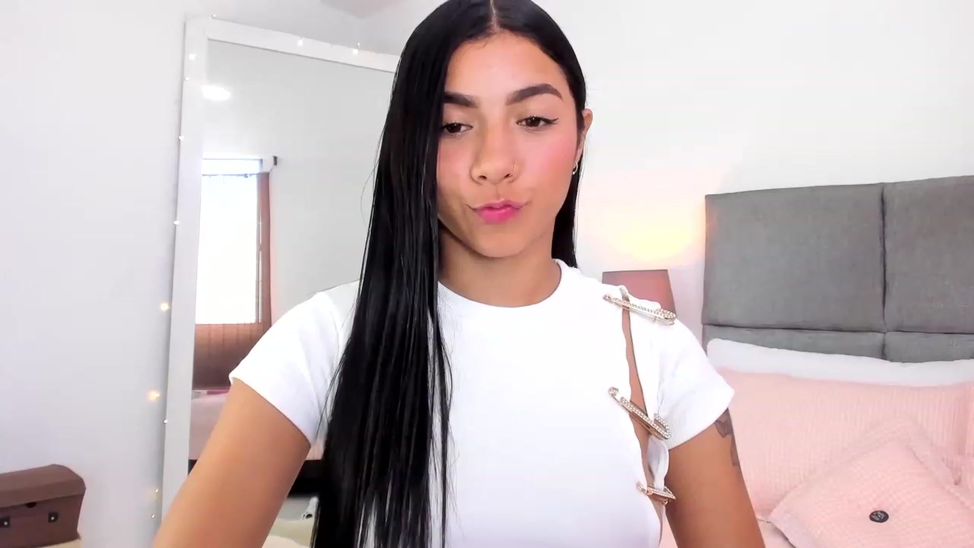 Gallery image thumbnail from Danna___'s myfreecams stream on, 06/13/2023, 16:12 image 17 of 20