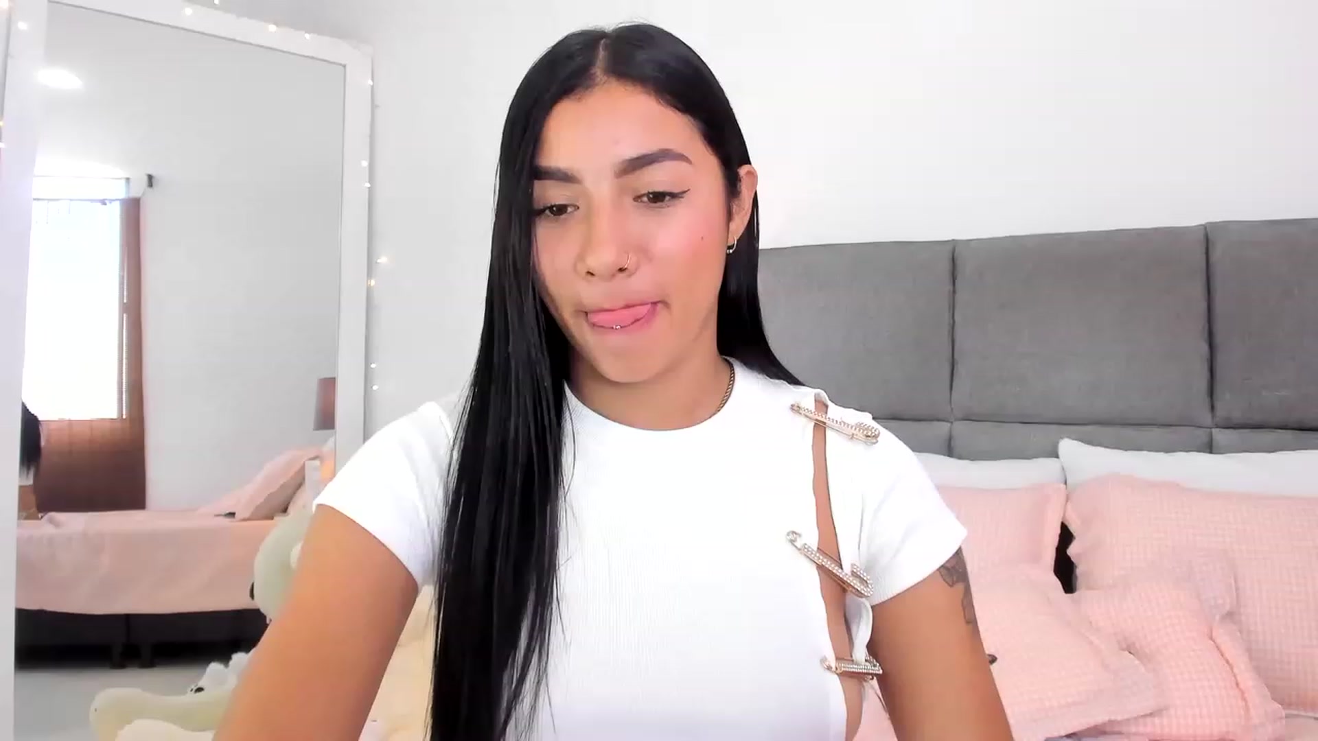 Gallery image thumbnail from Danna___'s myfreecams stream on, 06/13/2023, 17:22 image 13 of 20