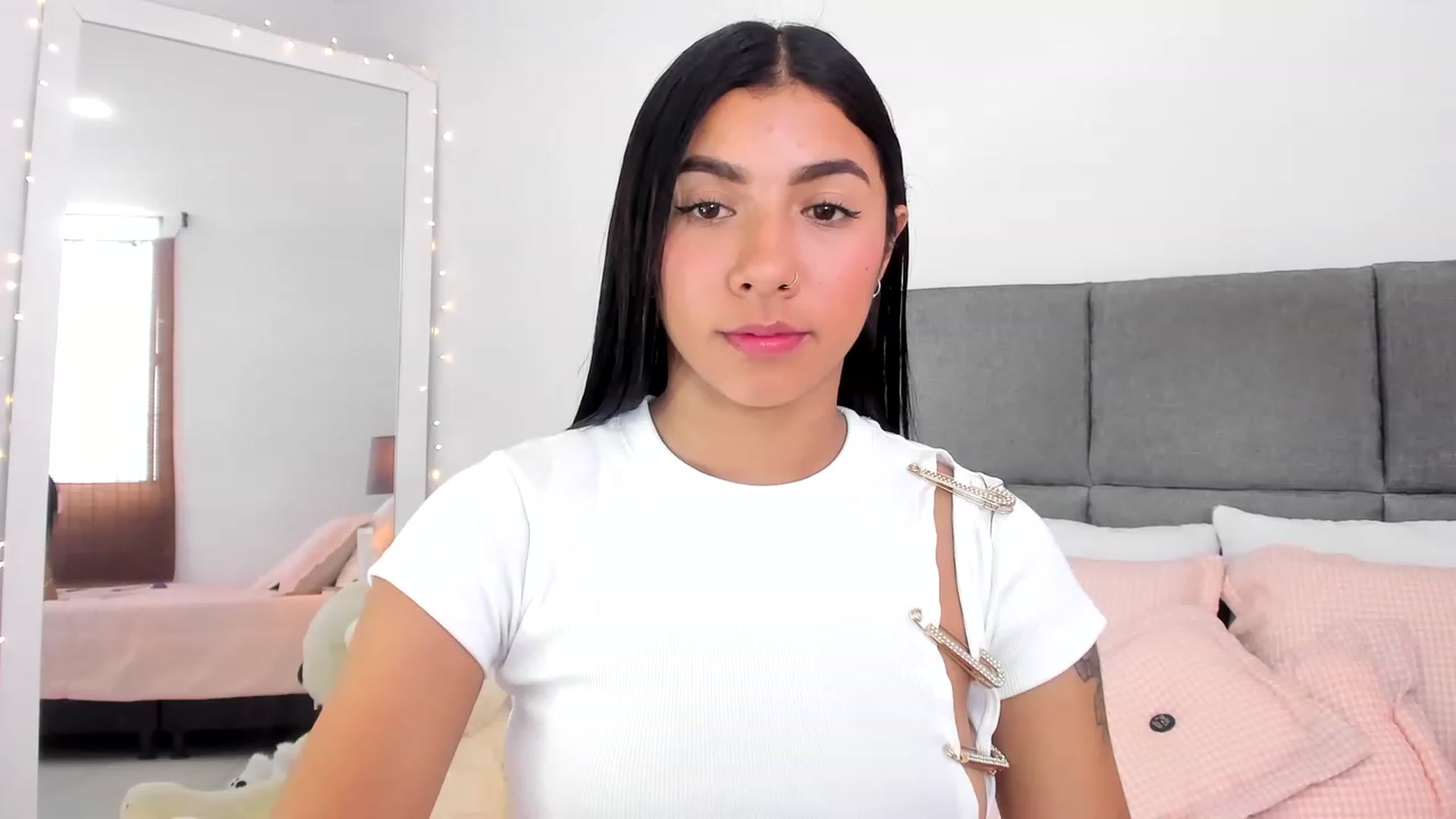 Gallery image thumbnail from Danna___'s myfreecams stream on, 06/13/2023, 17:22 image 1 of 20
