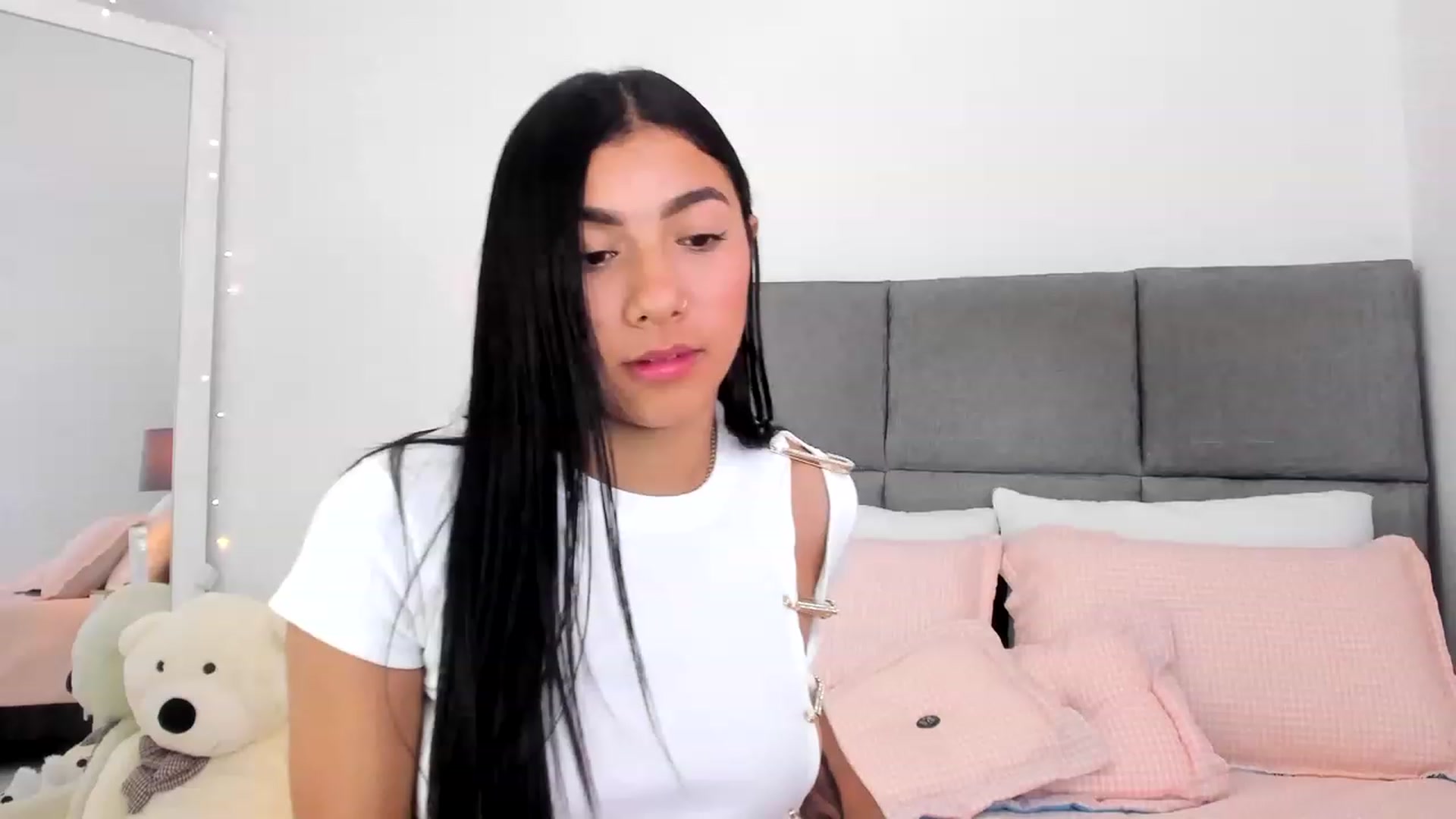 Gallery image thumbnail from Danna___'s myfreecams stream on, 06/13/2023, 17:22 image 7 of 20