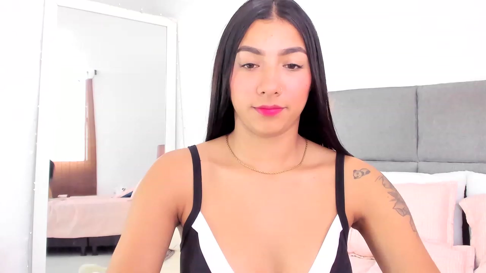 Gallery image thumbnail from Danna___'s myfreecams stream on, 06/17/2023, 16:51 image 8 of 20