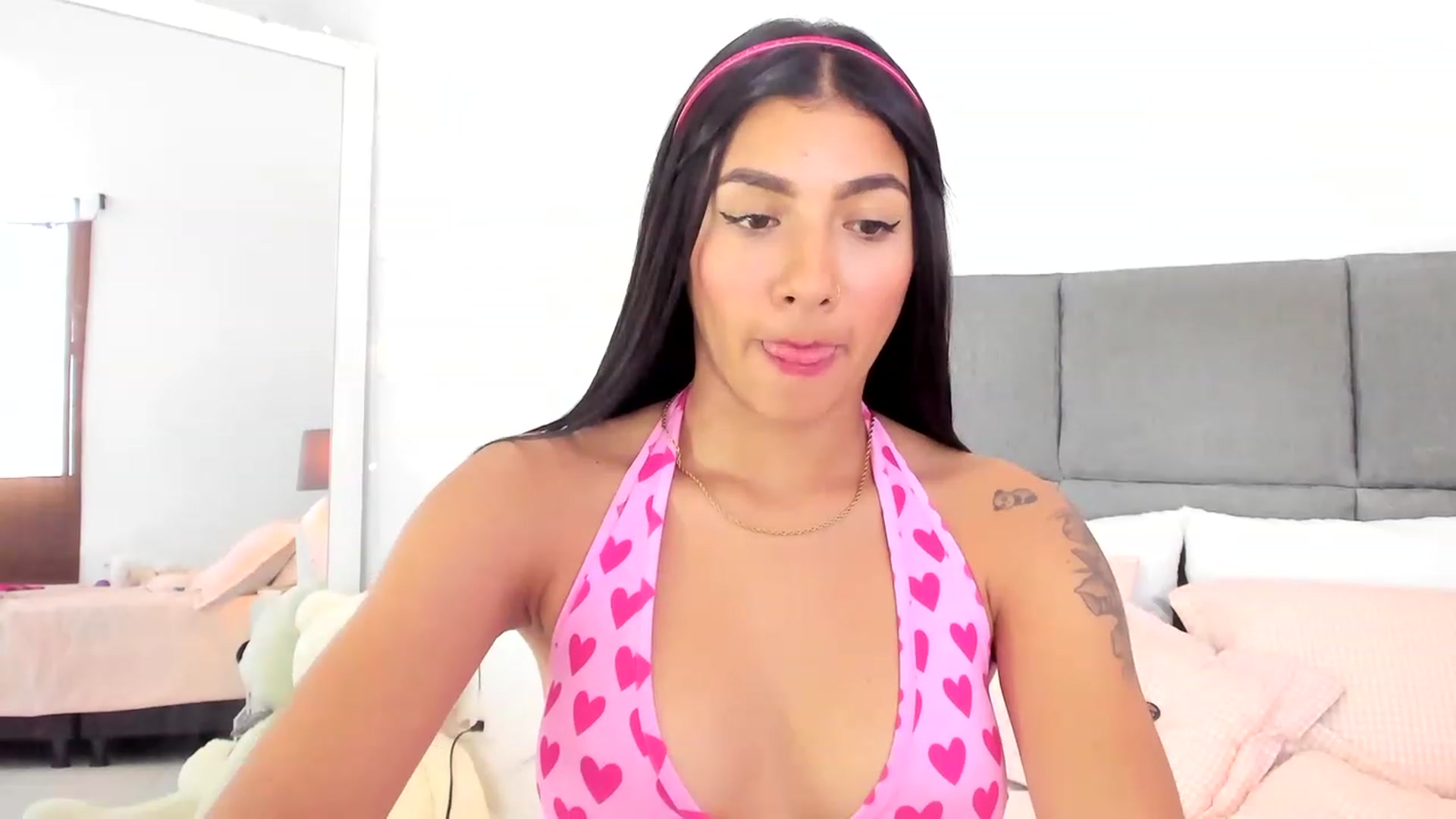 Gallery image thumbnail from Danna___'s myfreecams stream on, 06/19/2023, 16:56 image 20 of 20