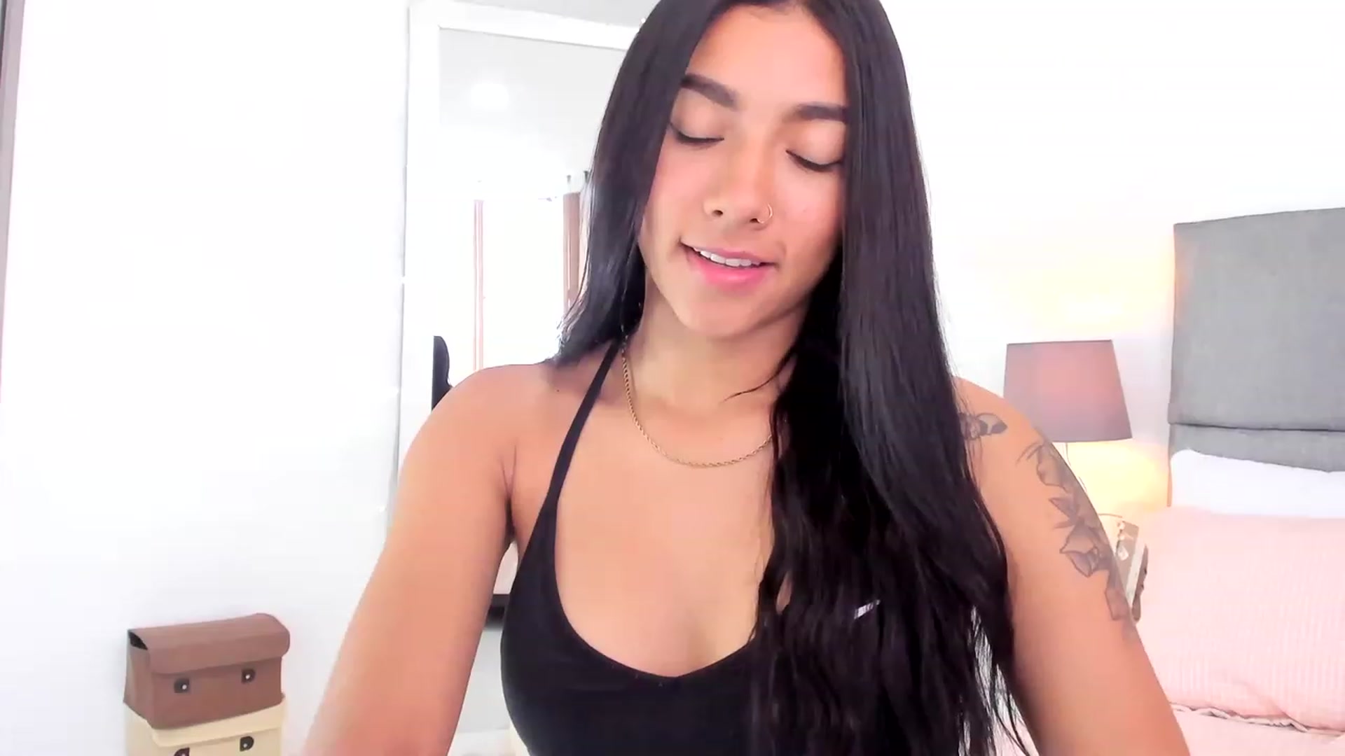 Gallery image thumbnail from Danna___'s myfreecams stream on, 06/22/2023, 17:37 image 15 of 20