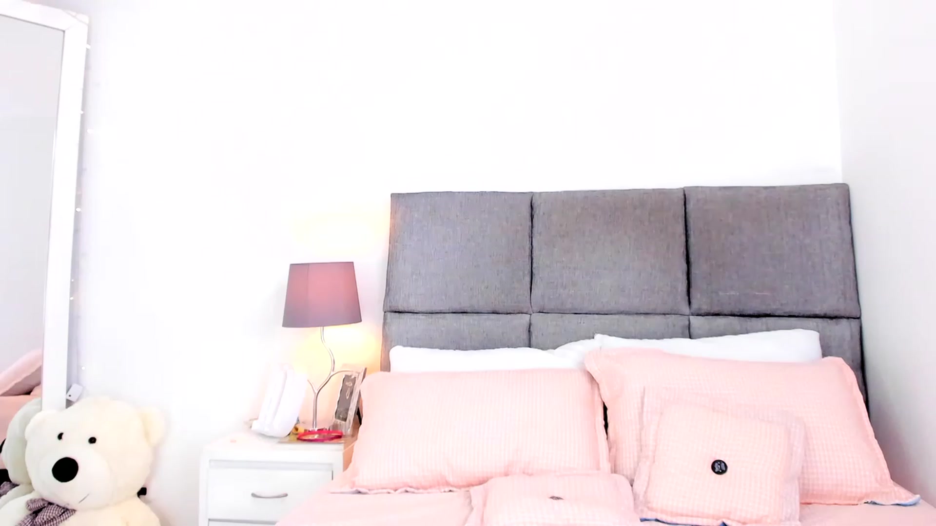 Gallery image thumbnail from Danna___'s myfreecams stream on, 06/24/2023, 16:26 image 19 of 20